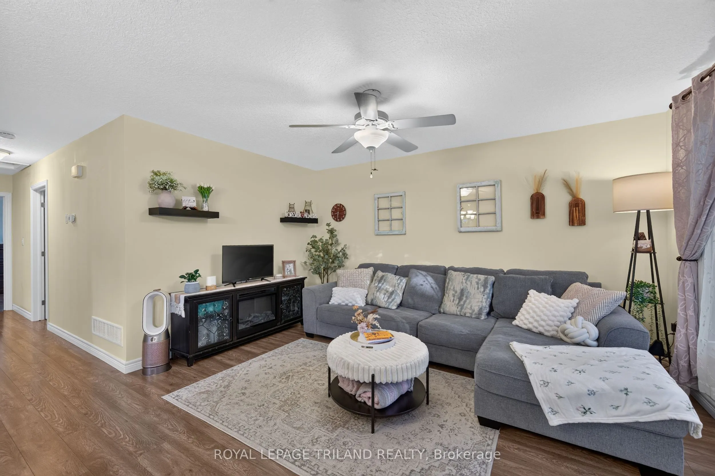 53 Stroud Crescent