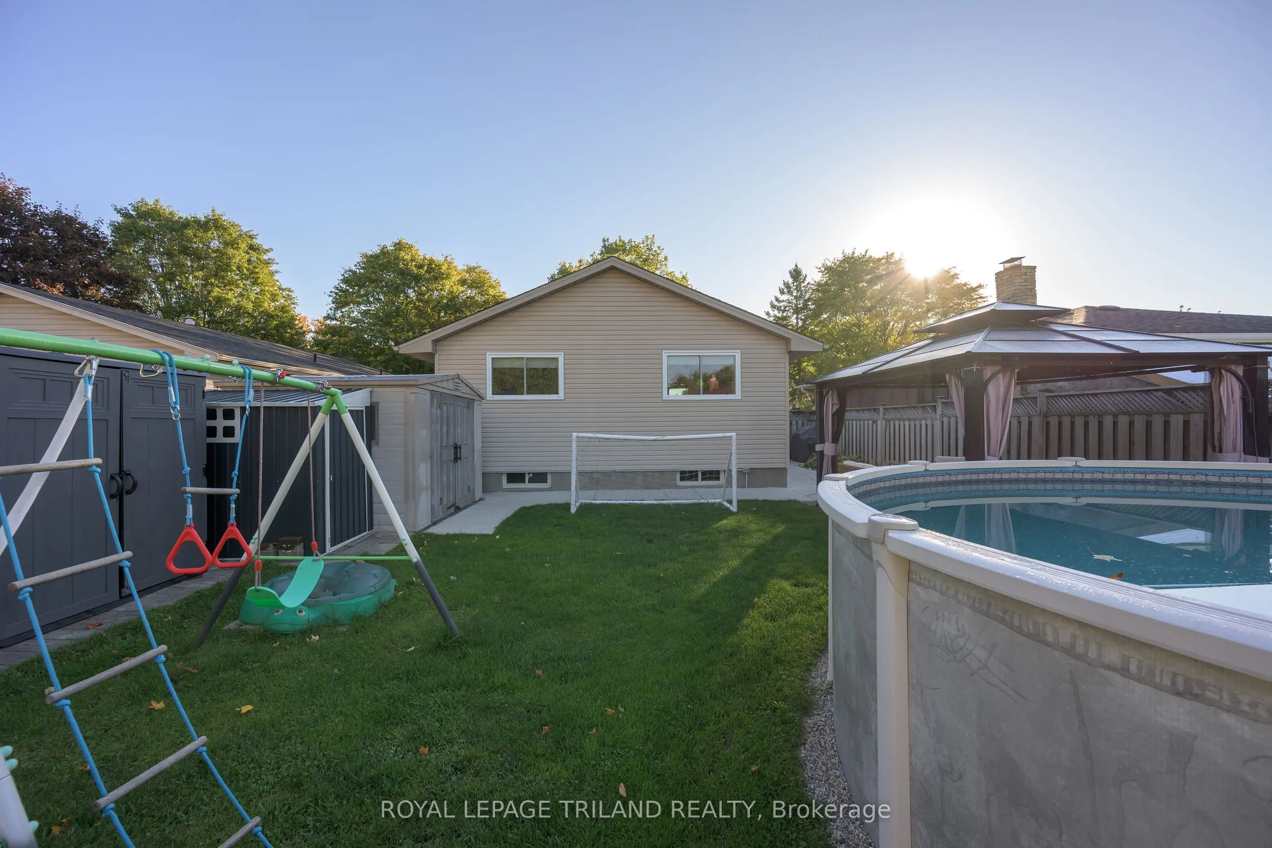 53 Stroud Crescent