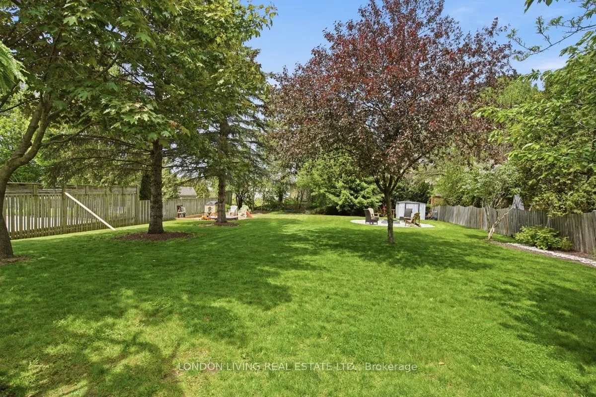 7006 Diane Crescent