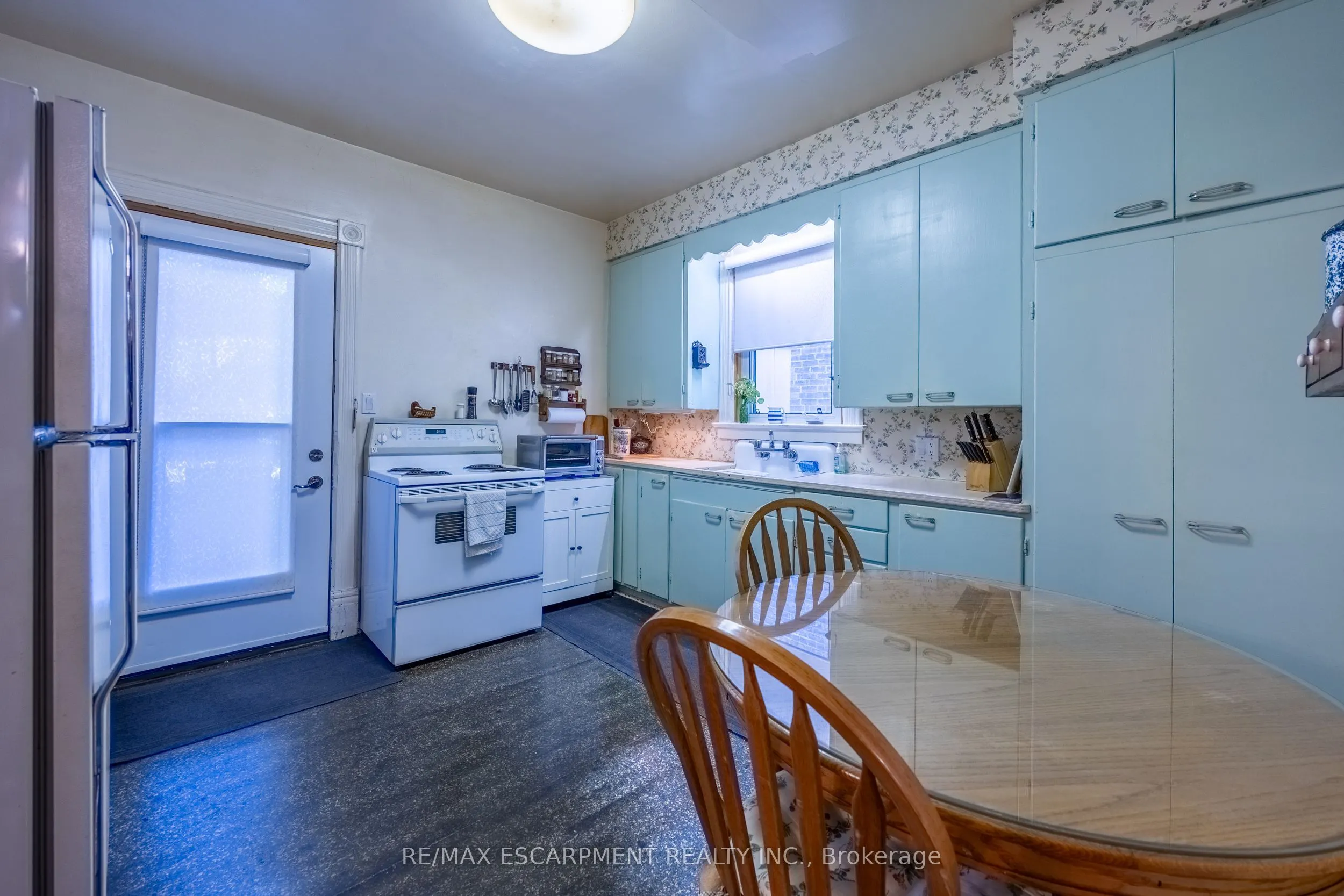 33 Palmerston Avenue
