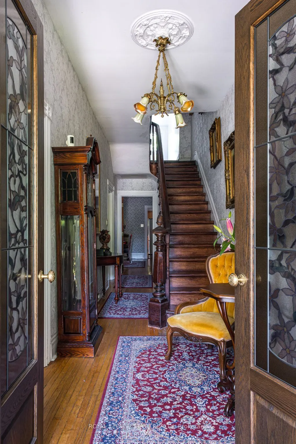 122 East Avenue S
