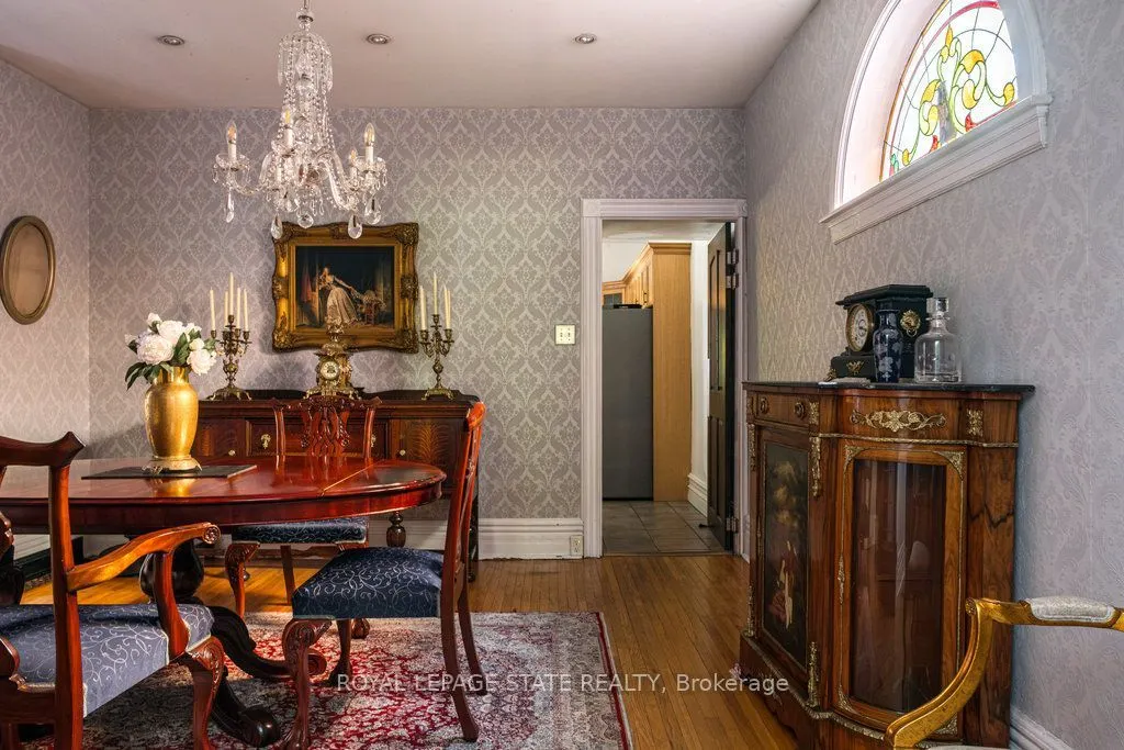 122 East Avenue S