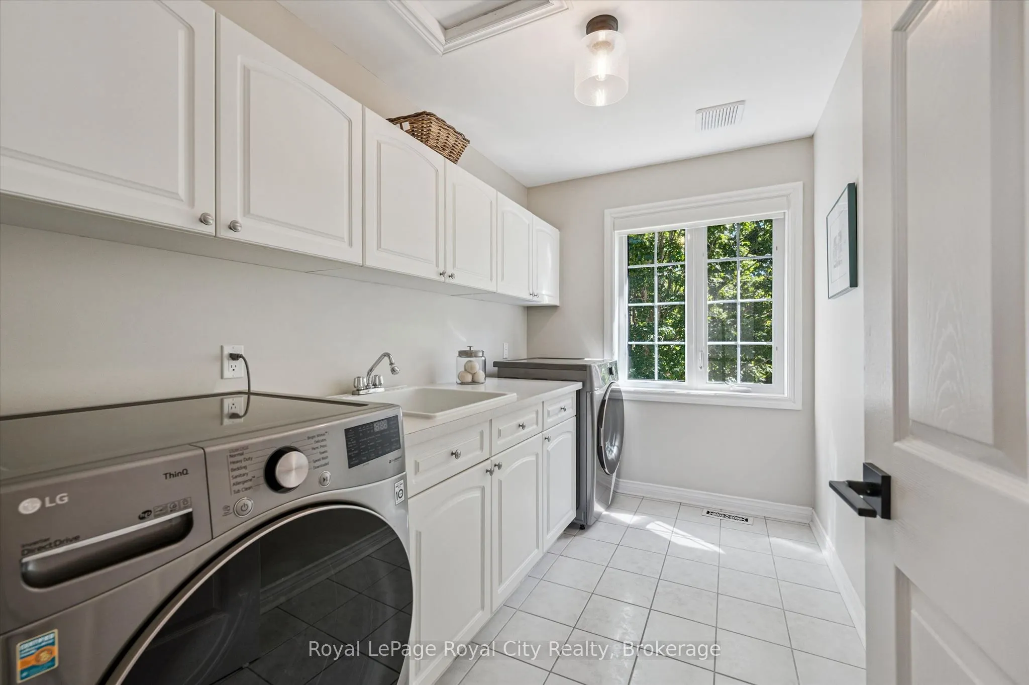 25 MANOR PARK Crescent #11