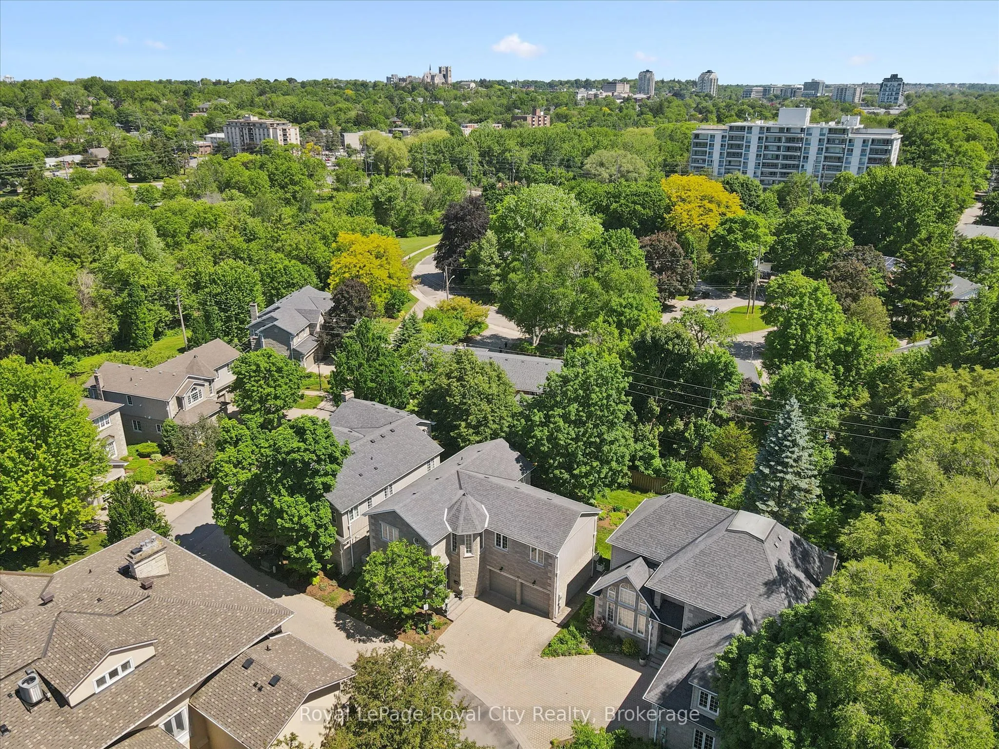 25 MANOR PARK Crescent #11