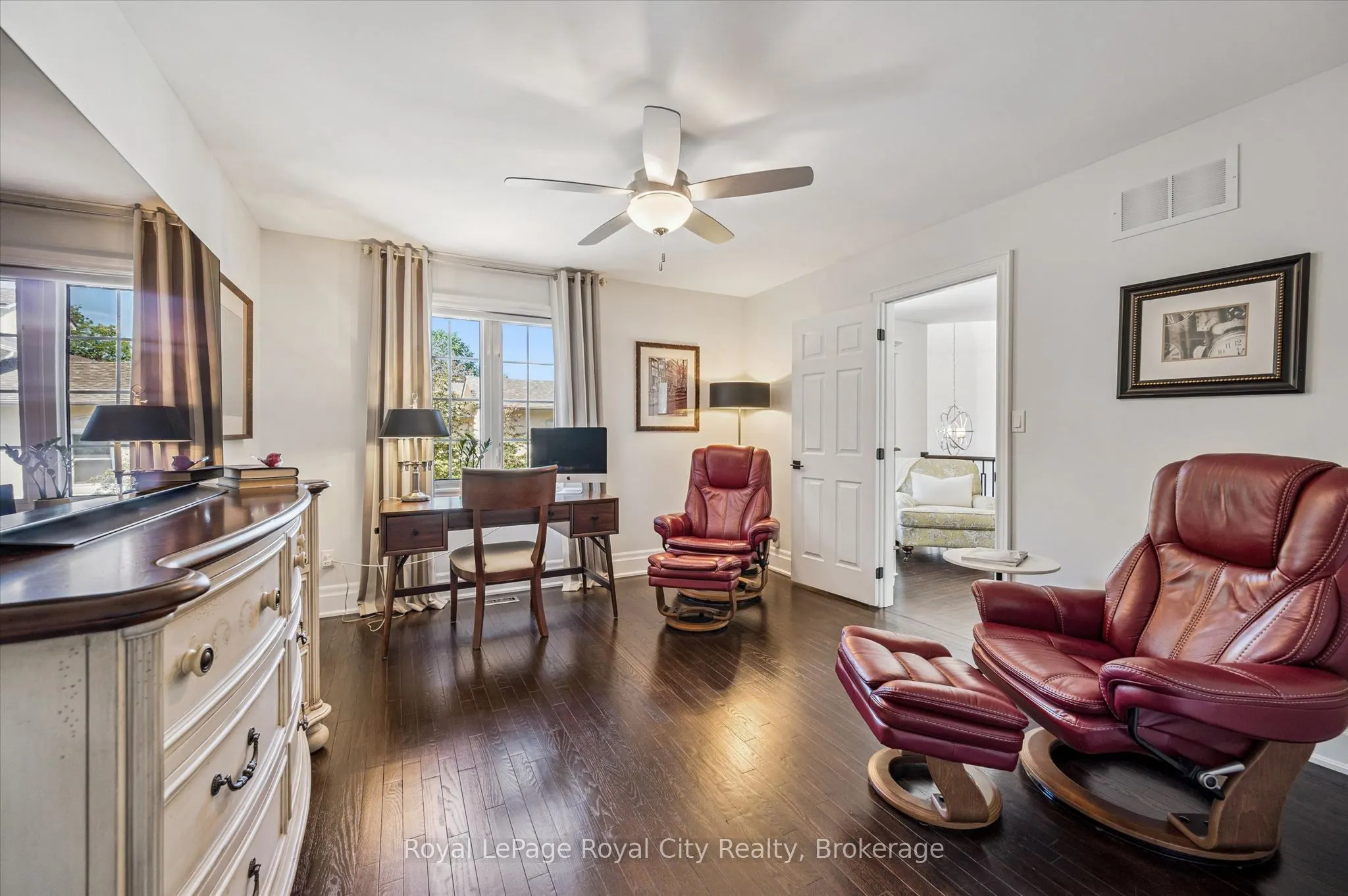 25 MANOR PARK Crescent #11