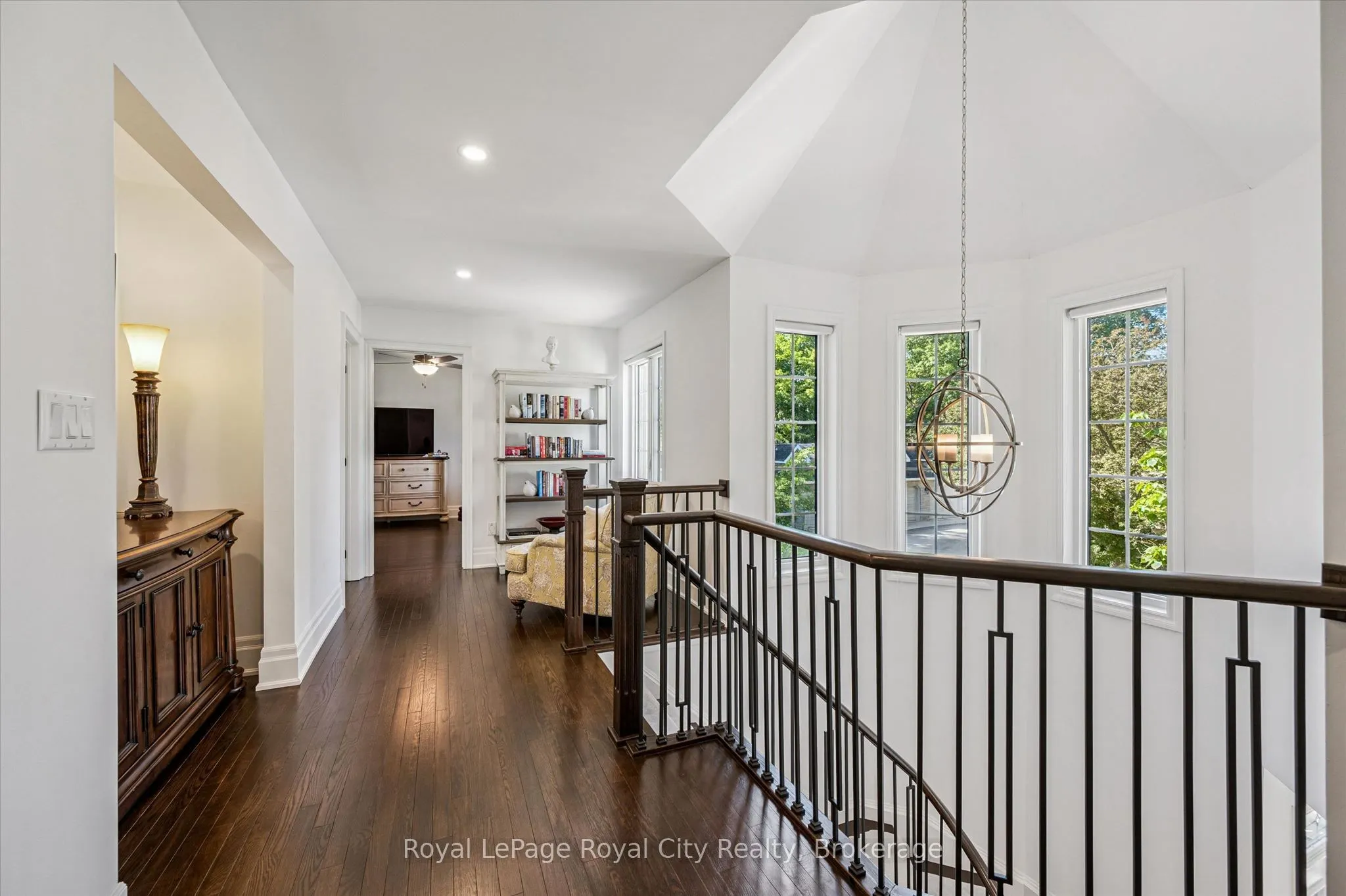 25 MANOR PARK Crescent #11