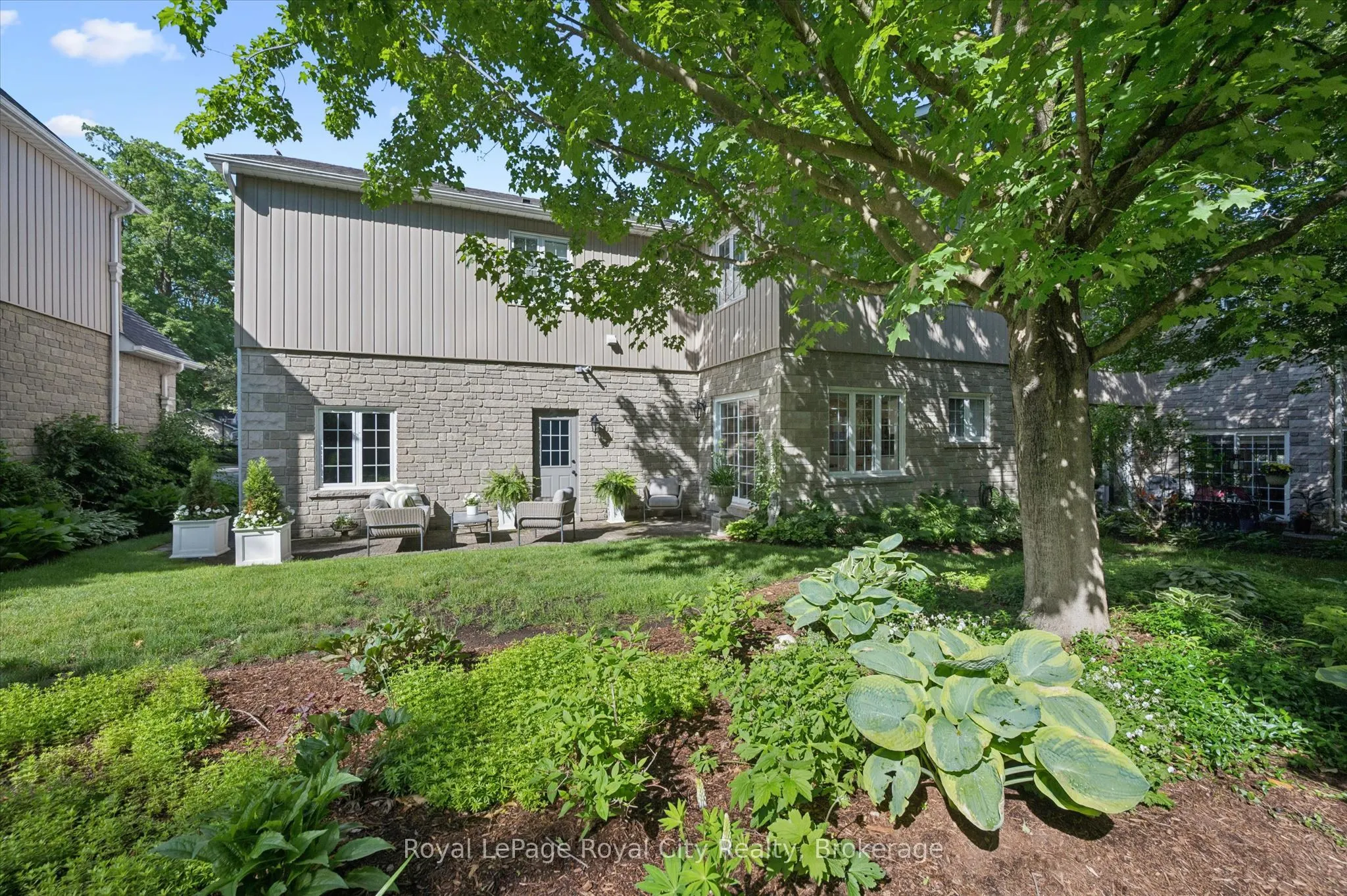 25 MANOR PARK Crescent #11