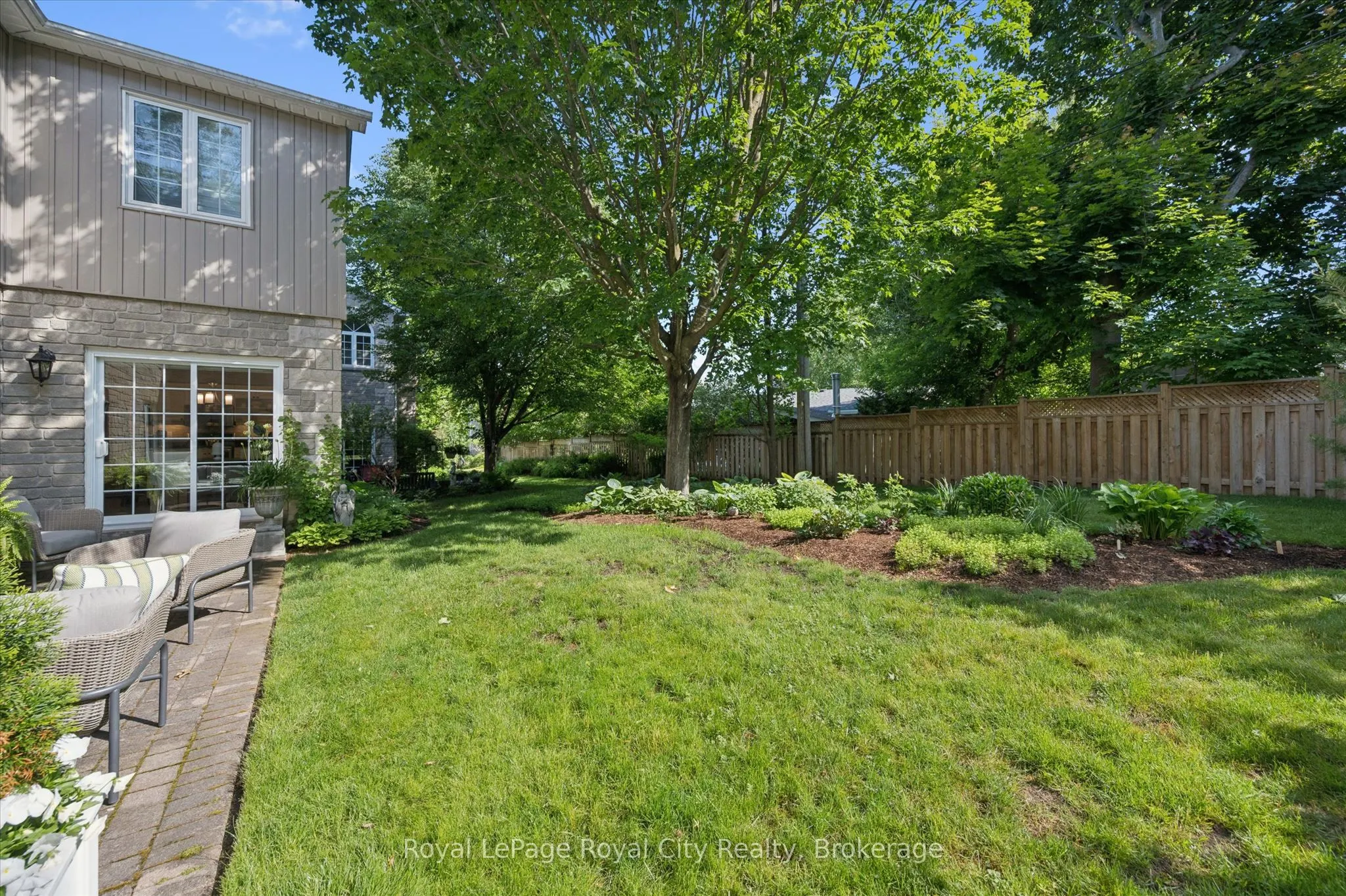 25 MANOR PARK Crescent #11