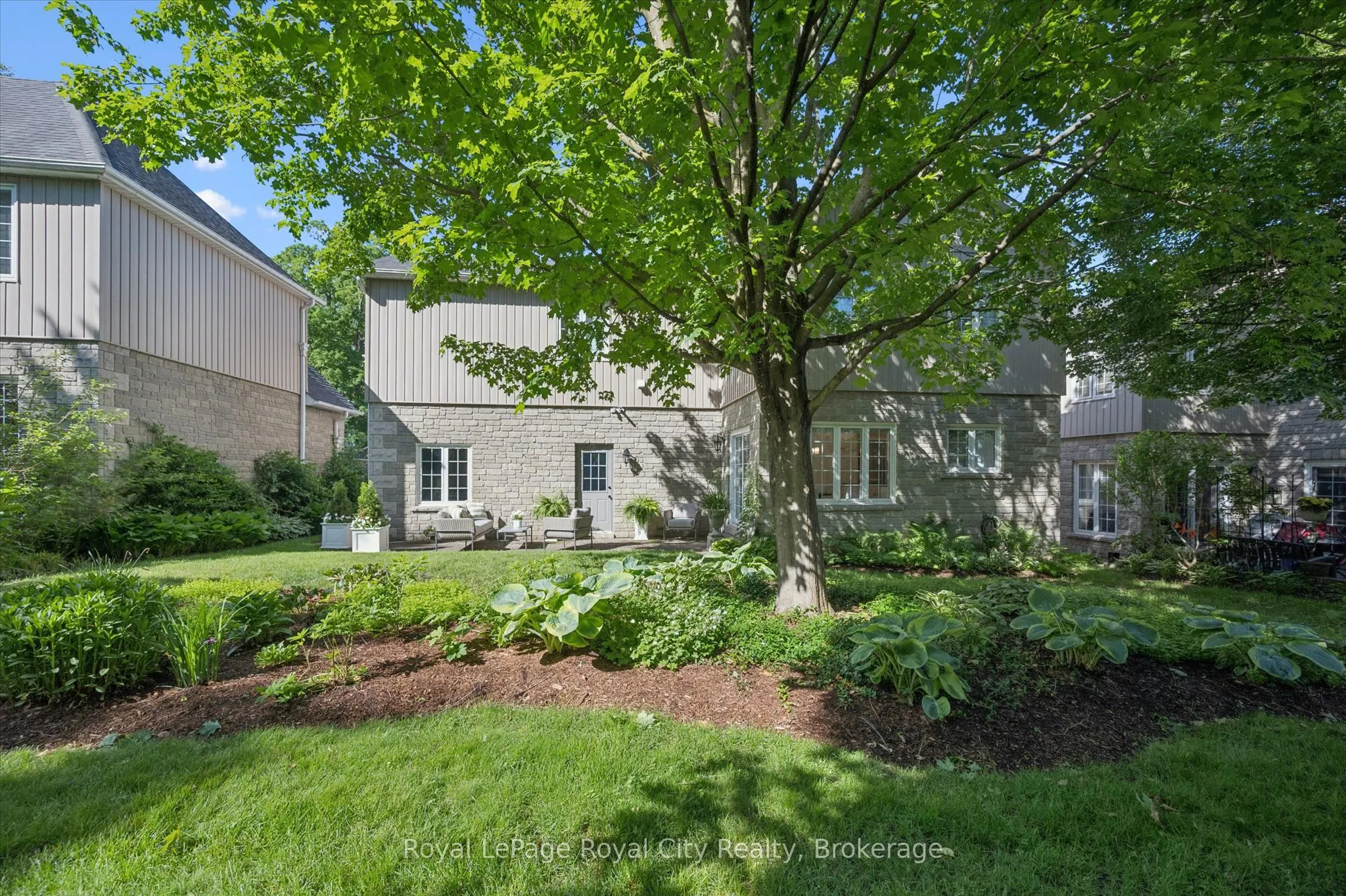 25 MANOR PARK Crescent #11