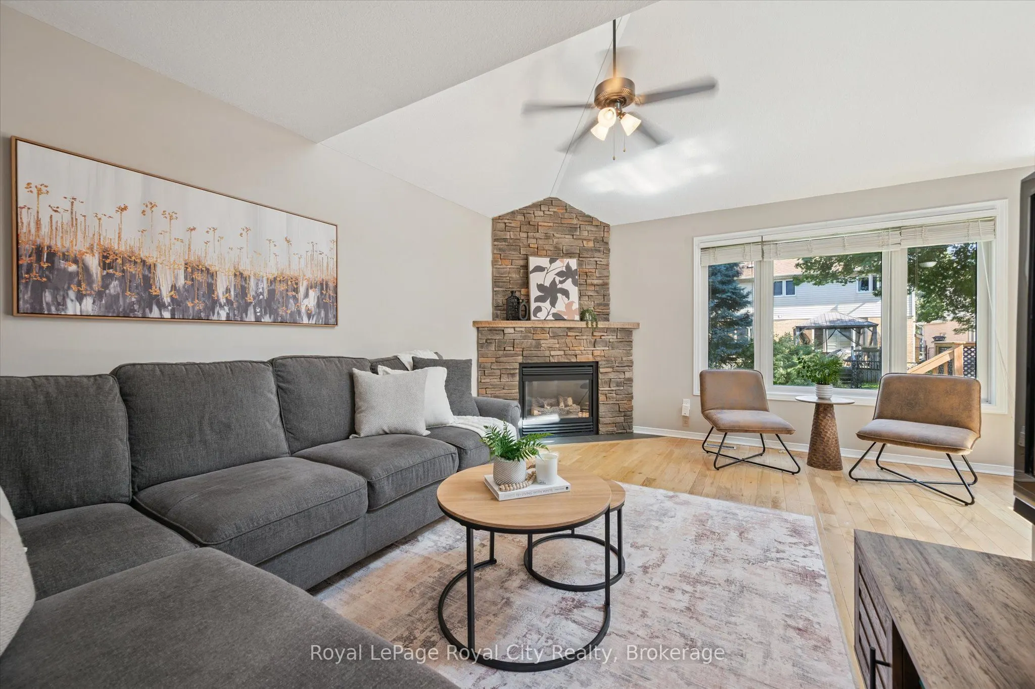 27 Oakridge Crescent