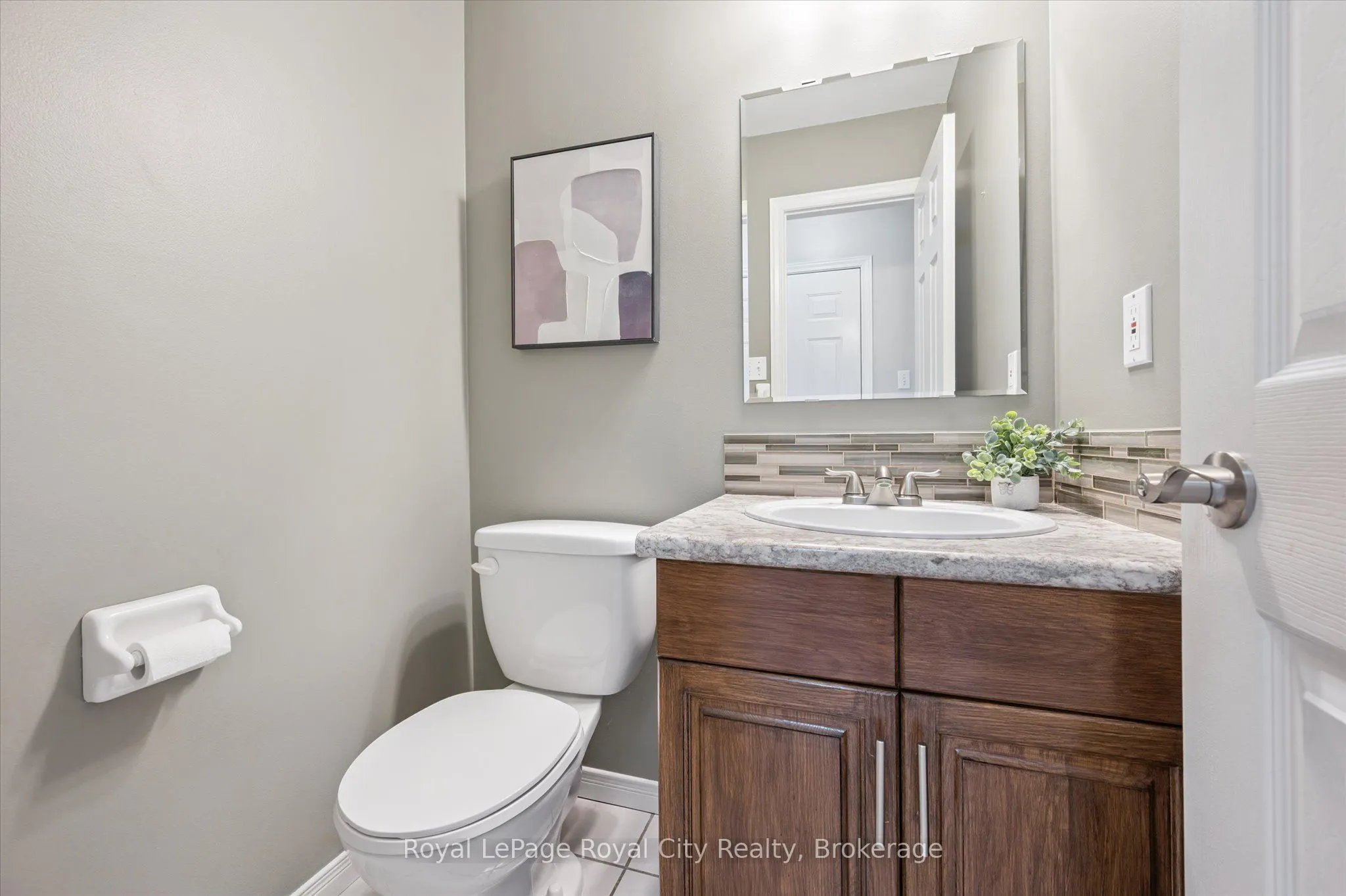 27 Oakridge Crescent