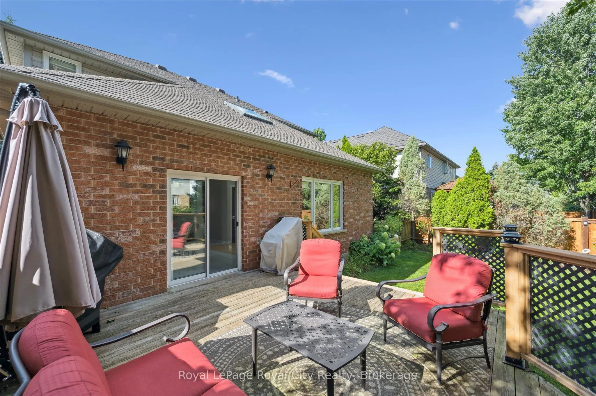 27 Oakridge Crescent