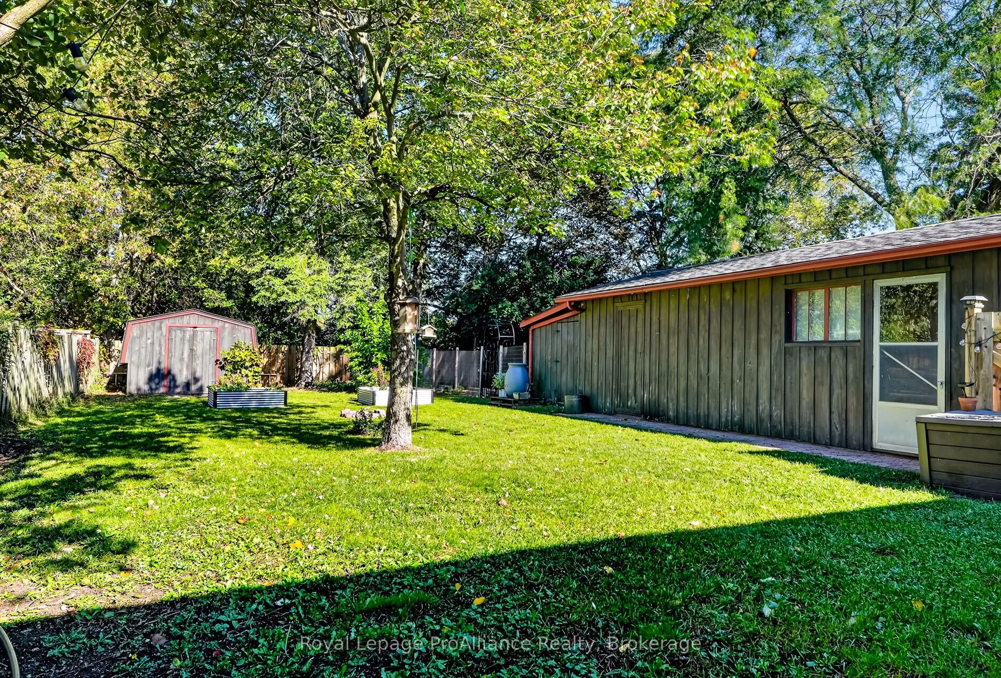 174 University Avenue W