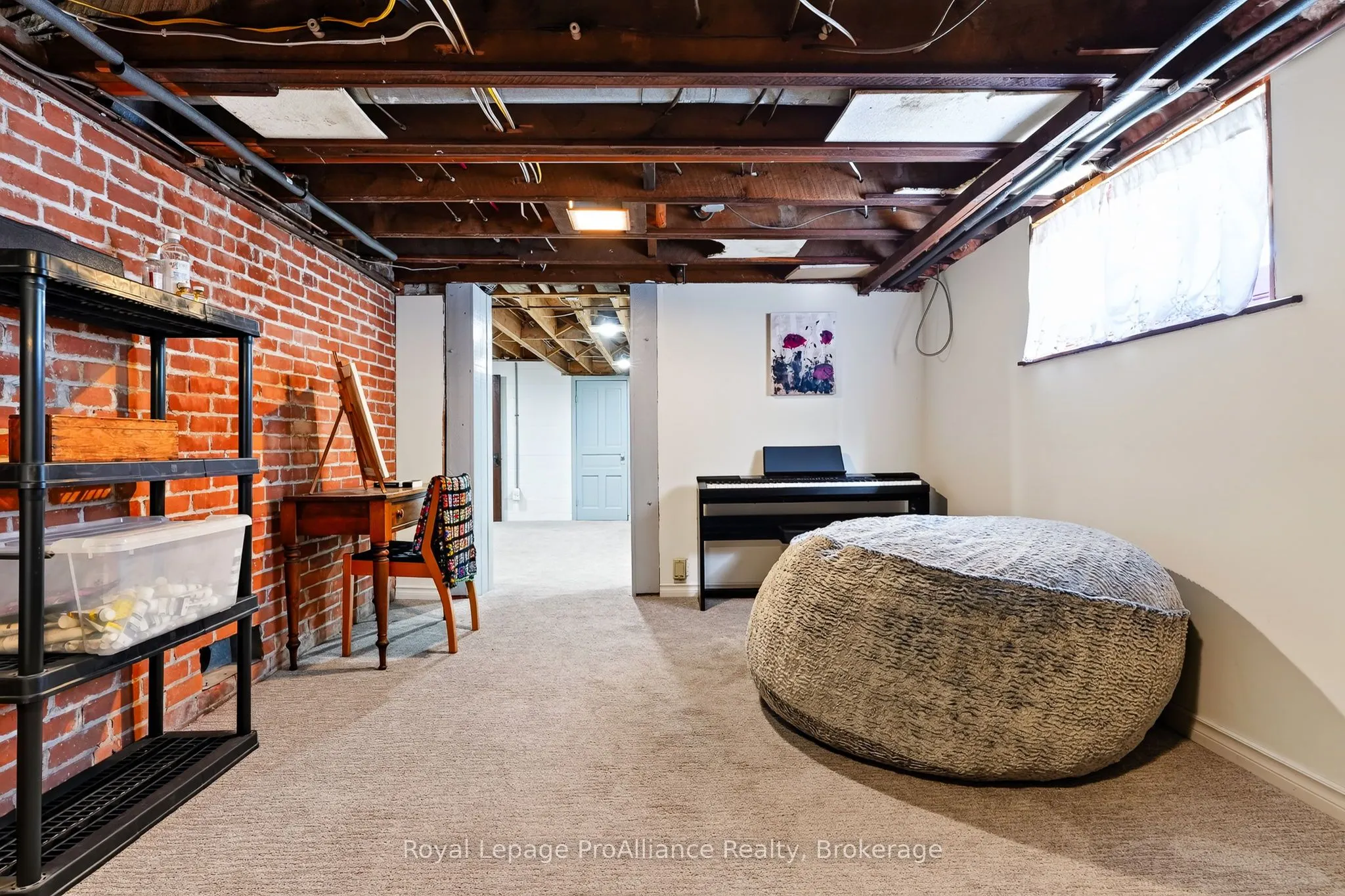 174 University Avenue W