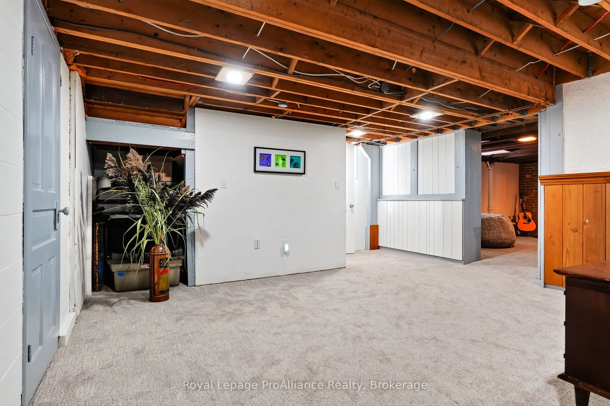 174 University Avenue W