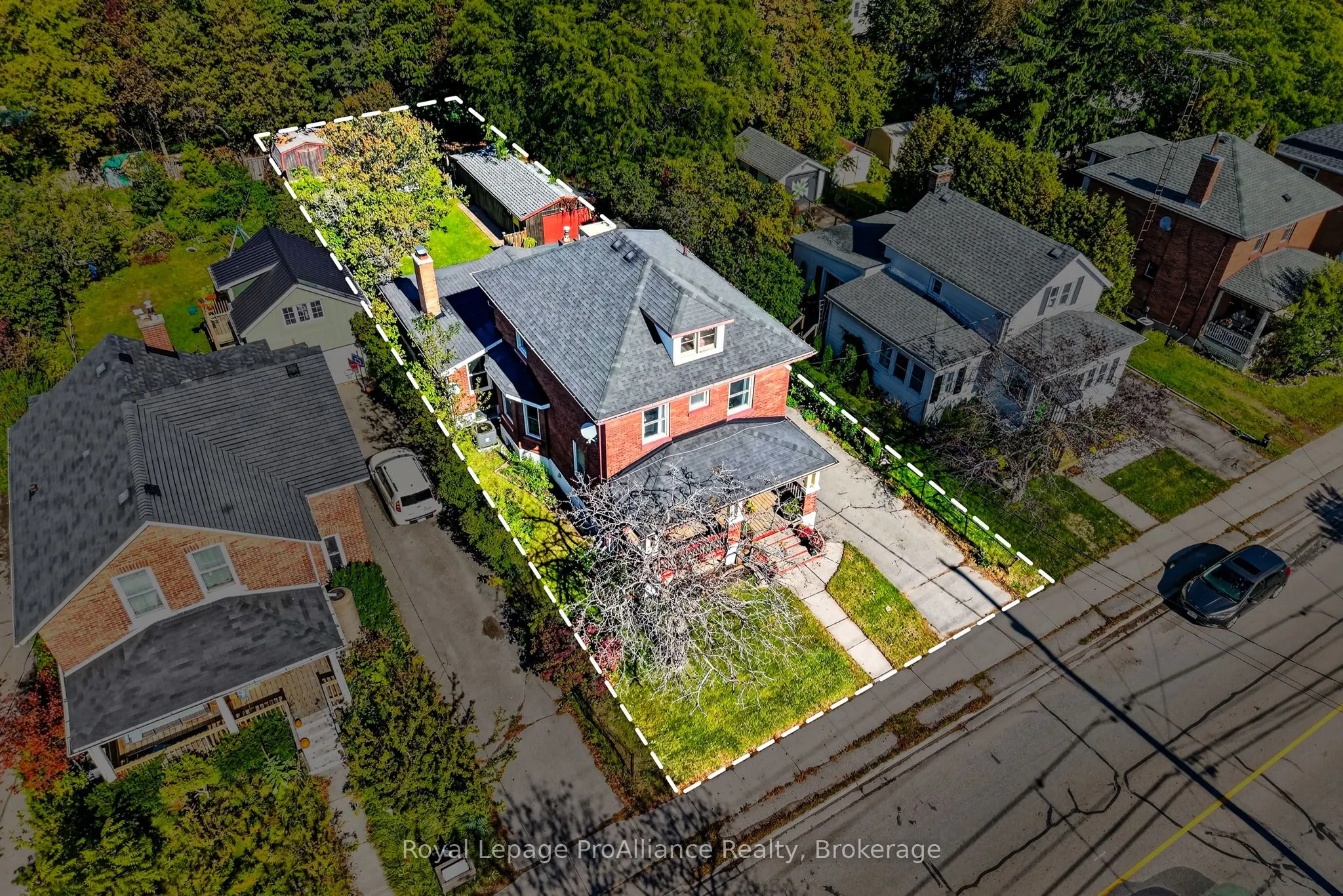 174 University Avenue W