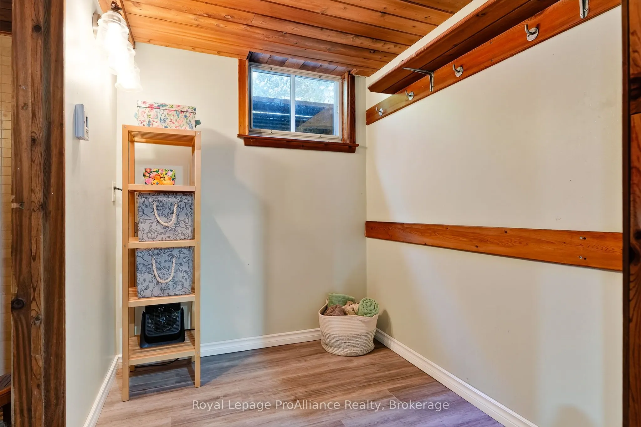 174 University Avenue W