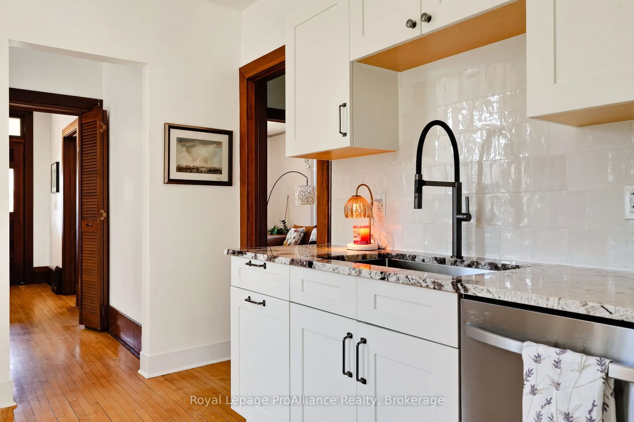 174 University Avenue W