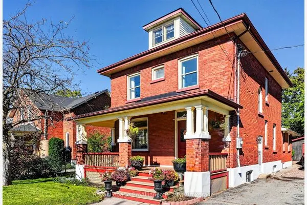 174 University Avenue W