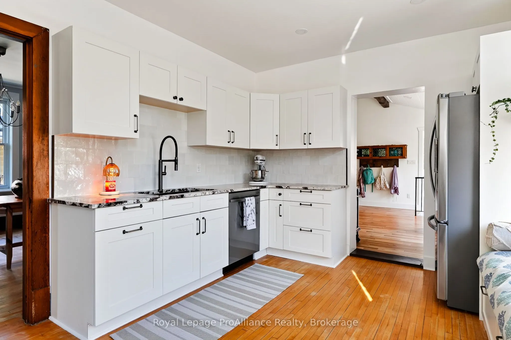 174 University Avenue W