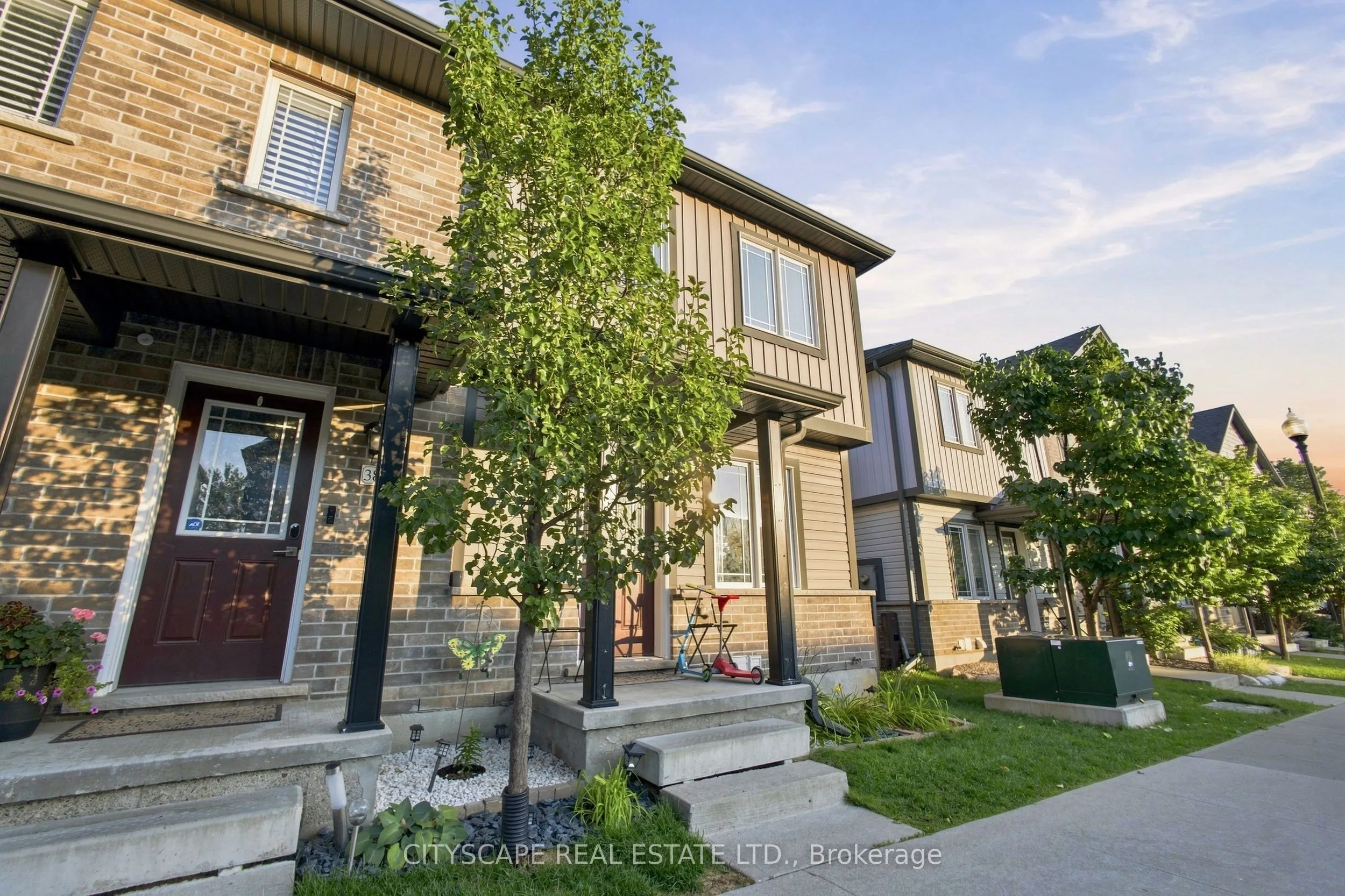 350 Dundas Street S #37