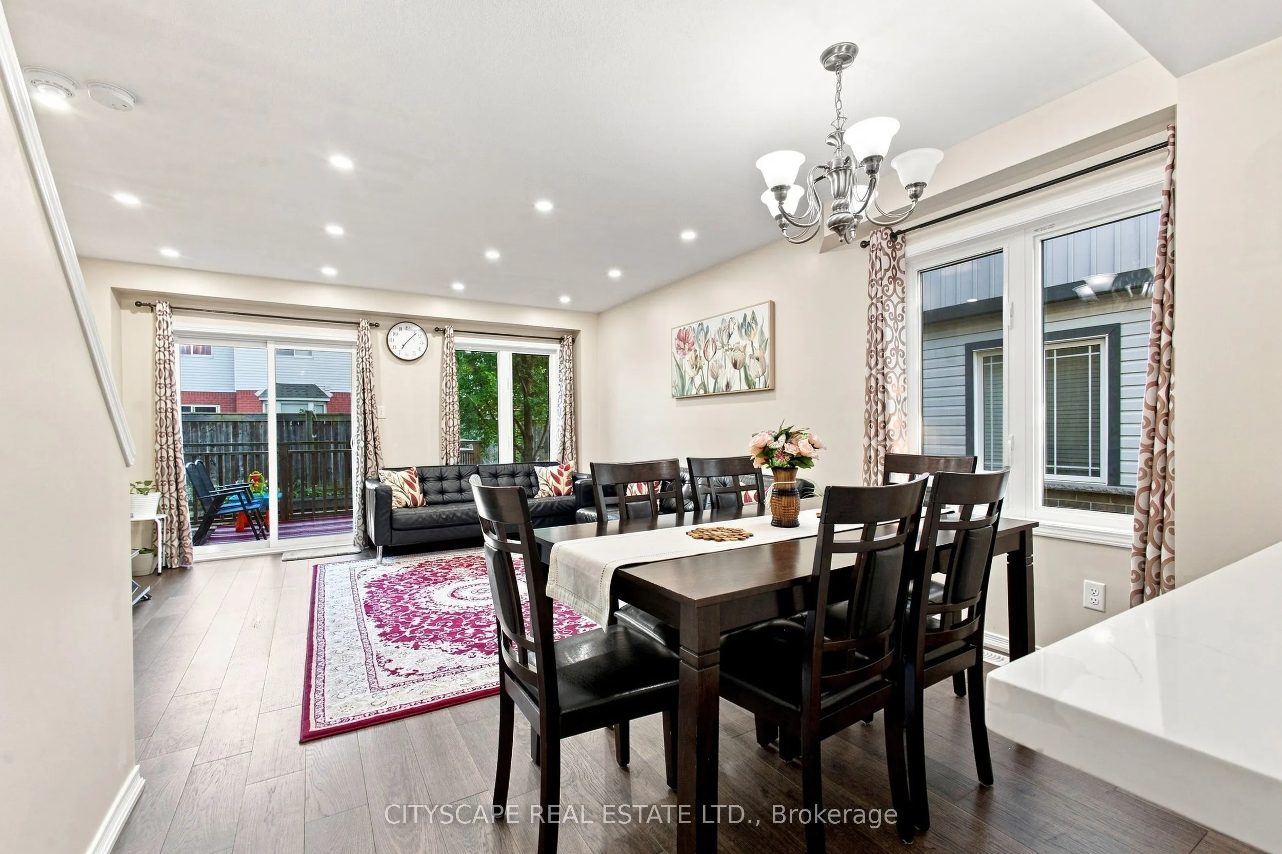 350 Dundas Street S #37