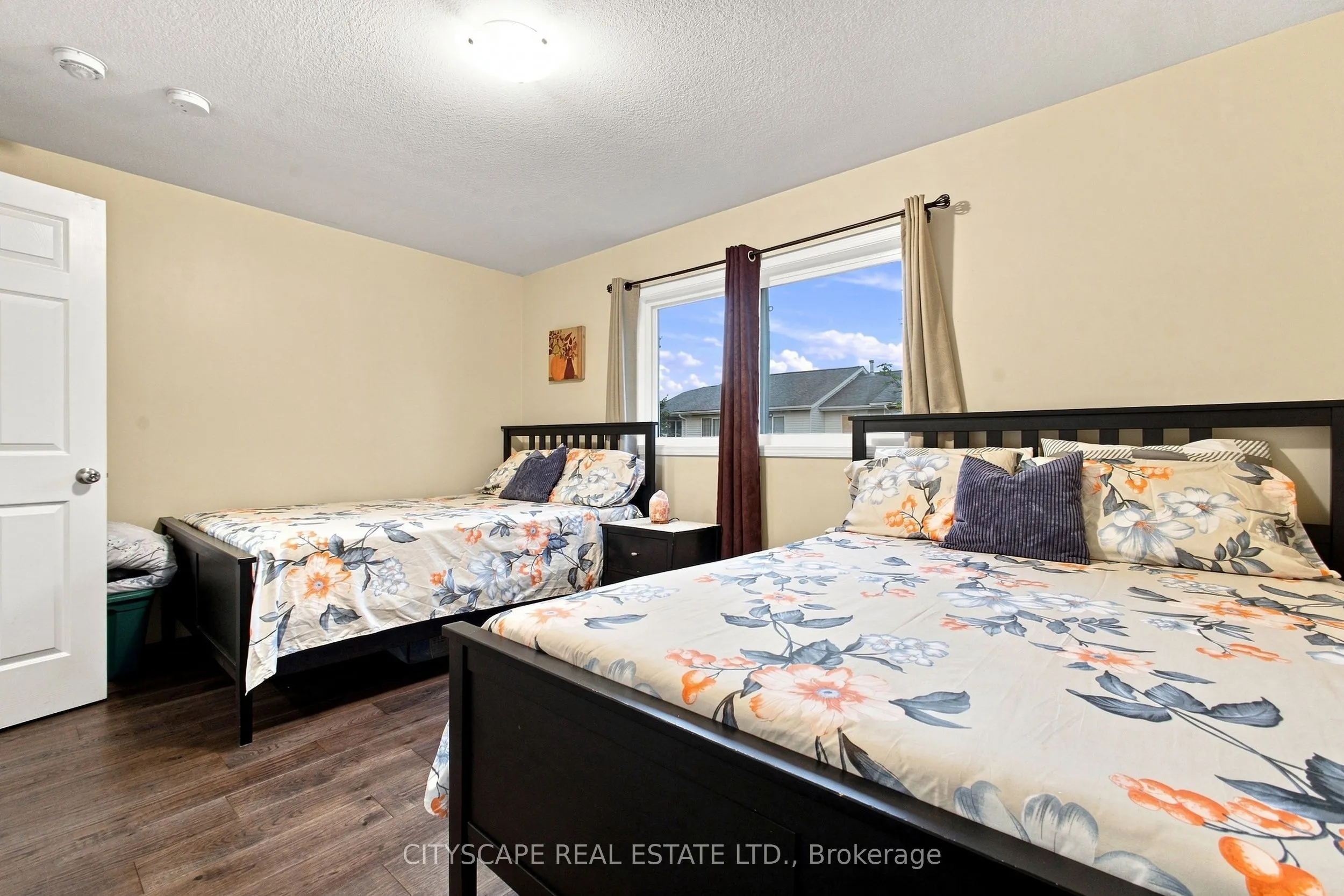 350 Dundas Street S #37