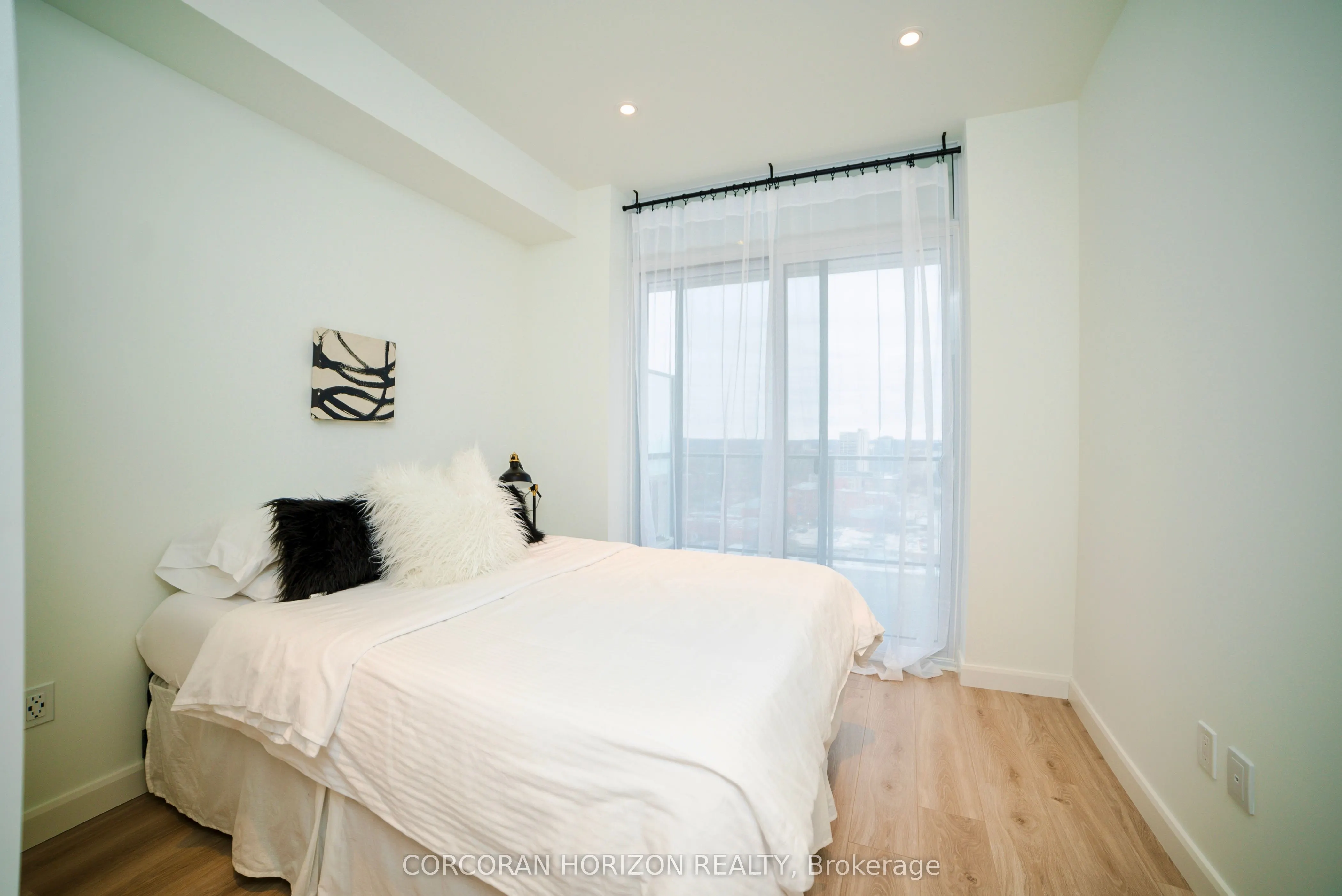 741 King Street W #1807