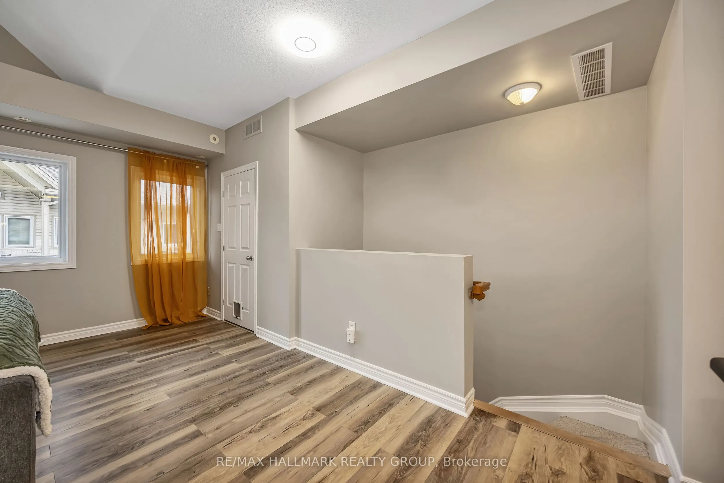 1109 Stittsville Main Street #L