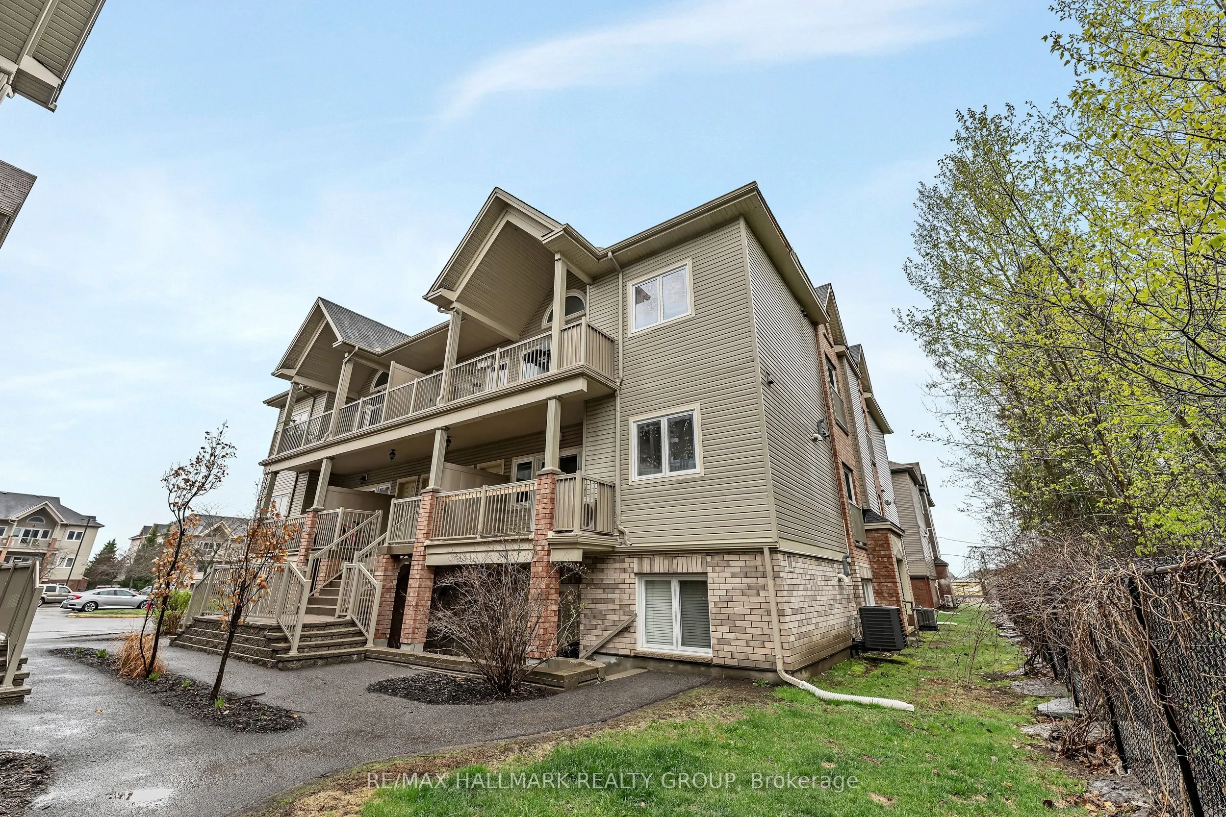 1109 Stittsville Main Street #L
