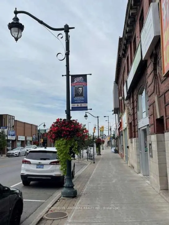 45-49 Dundas Street W