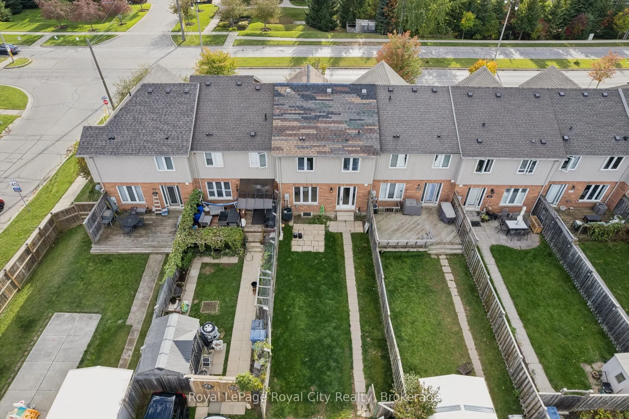 541 Victoria Road N