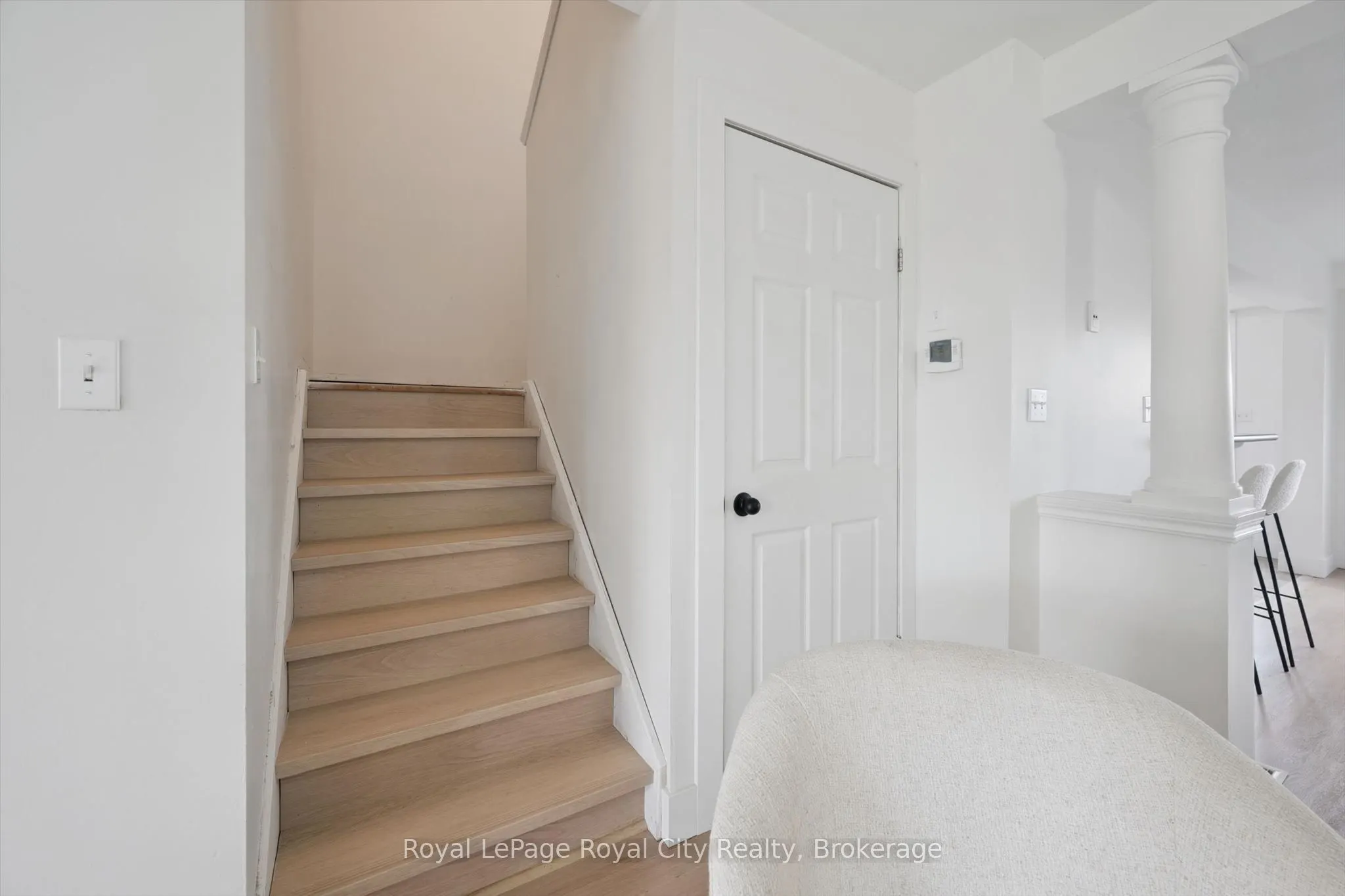 541 Victoria Road N