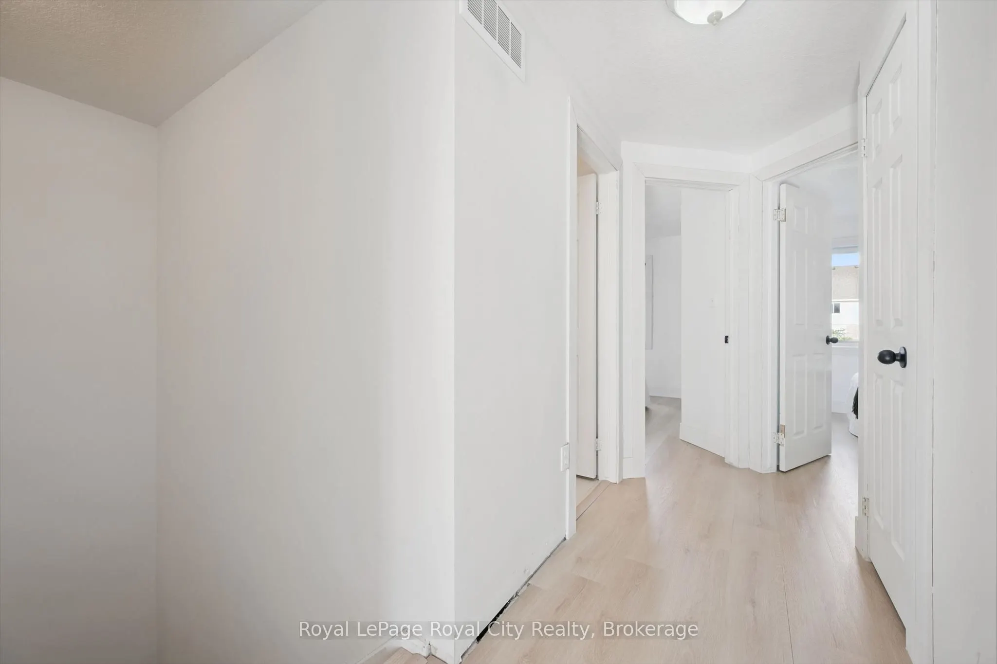 541 Victoria Road N