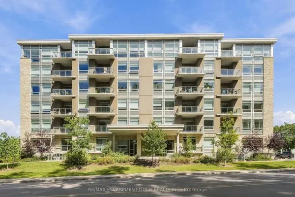 455 CHARLTON Avenue E #502