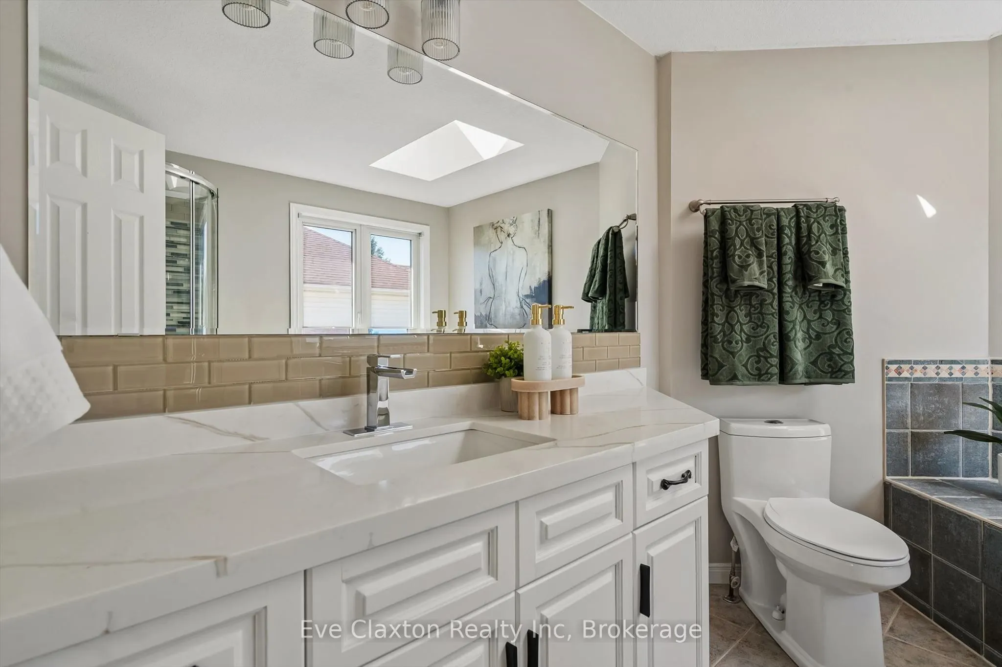 25 AMALIA Crescent