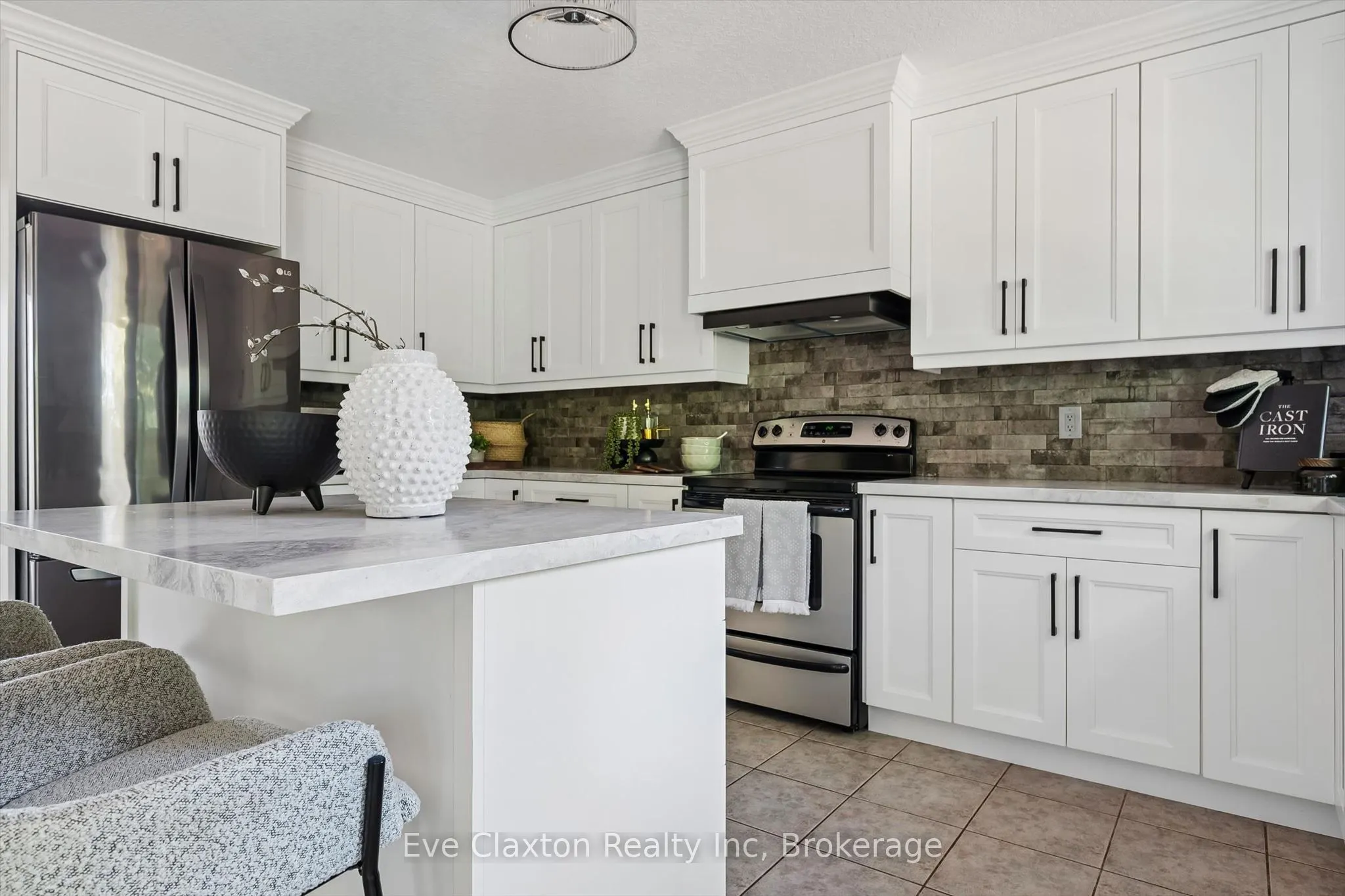 25 AMALIA Crescent