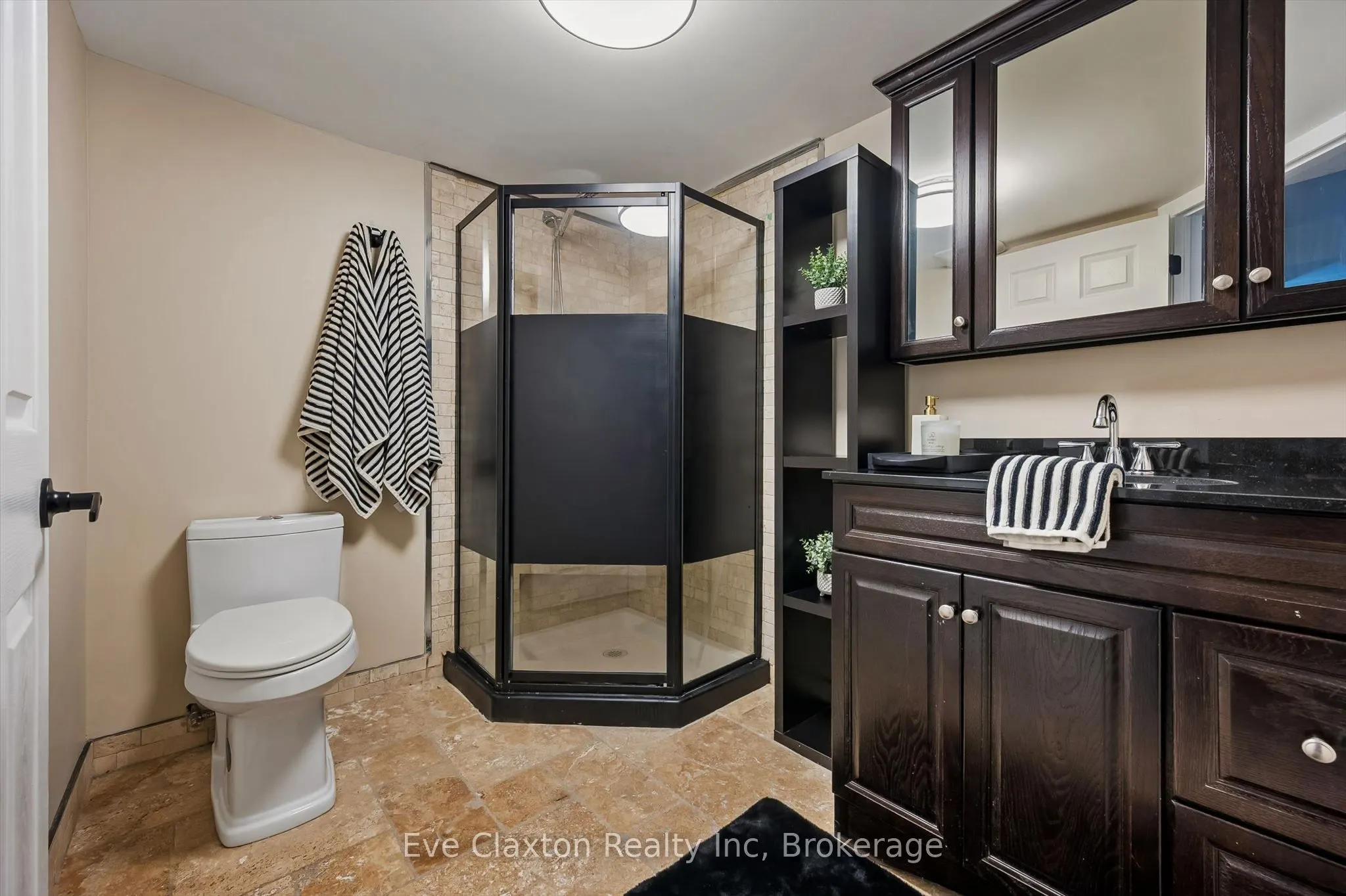 25 AMALIA Crescent