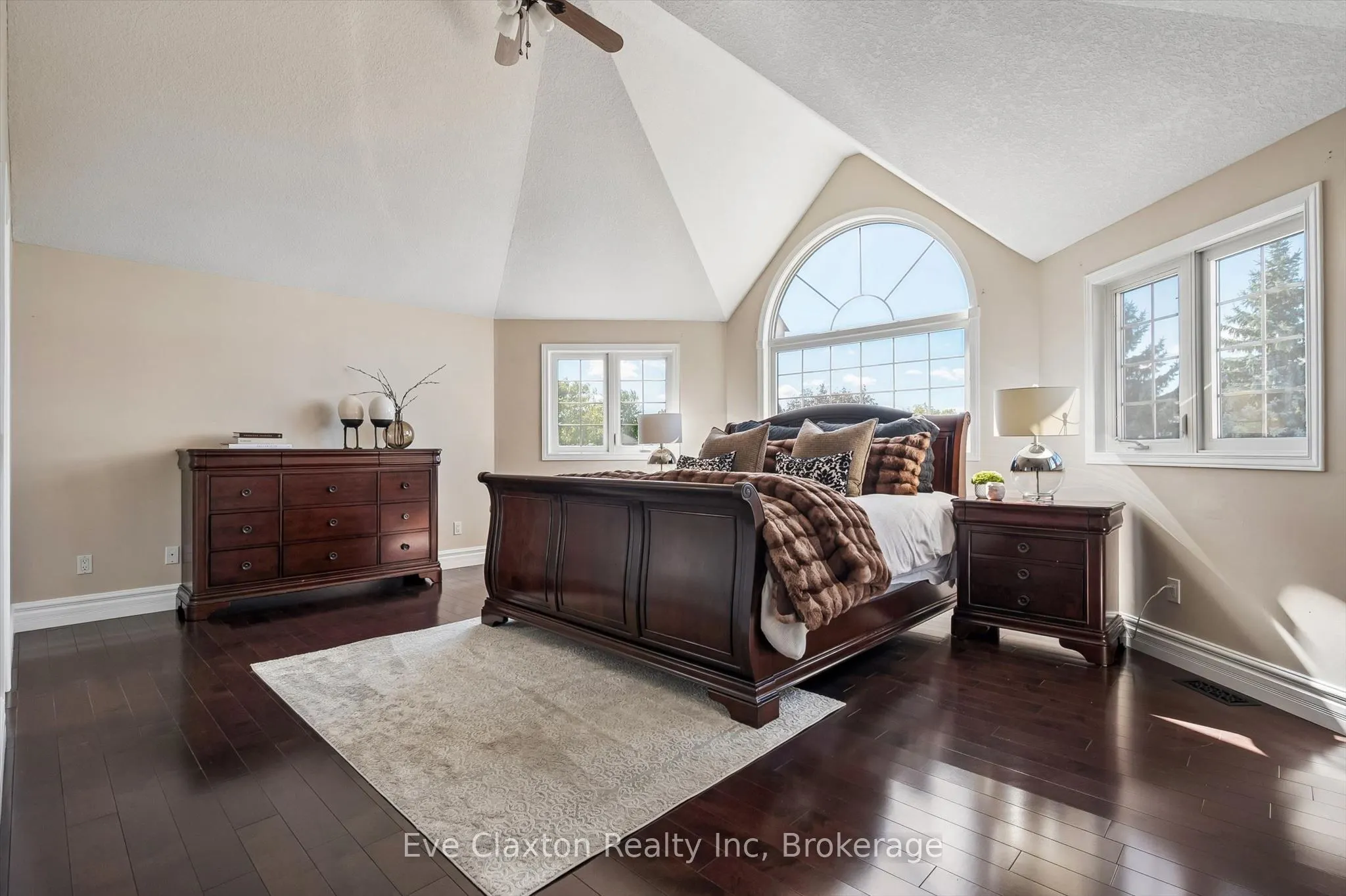 25 AMALIA Crescent