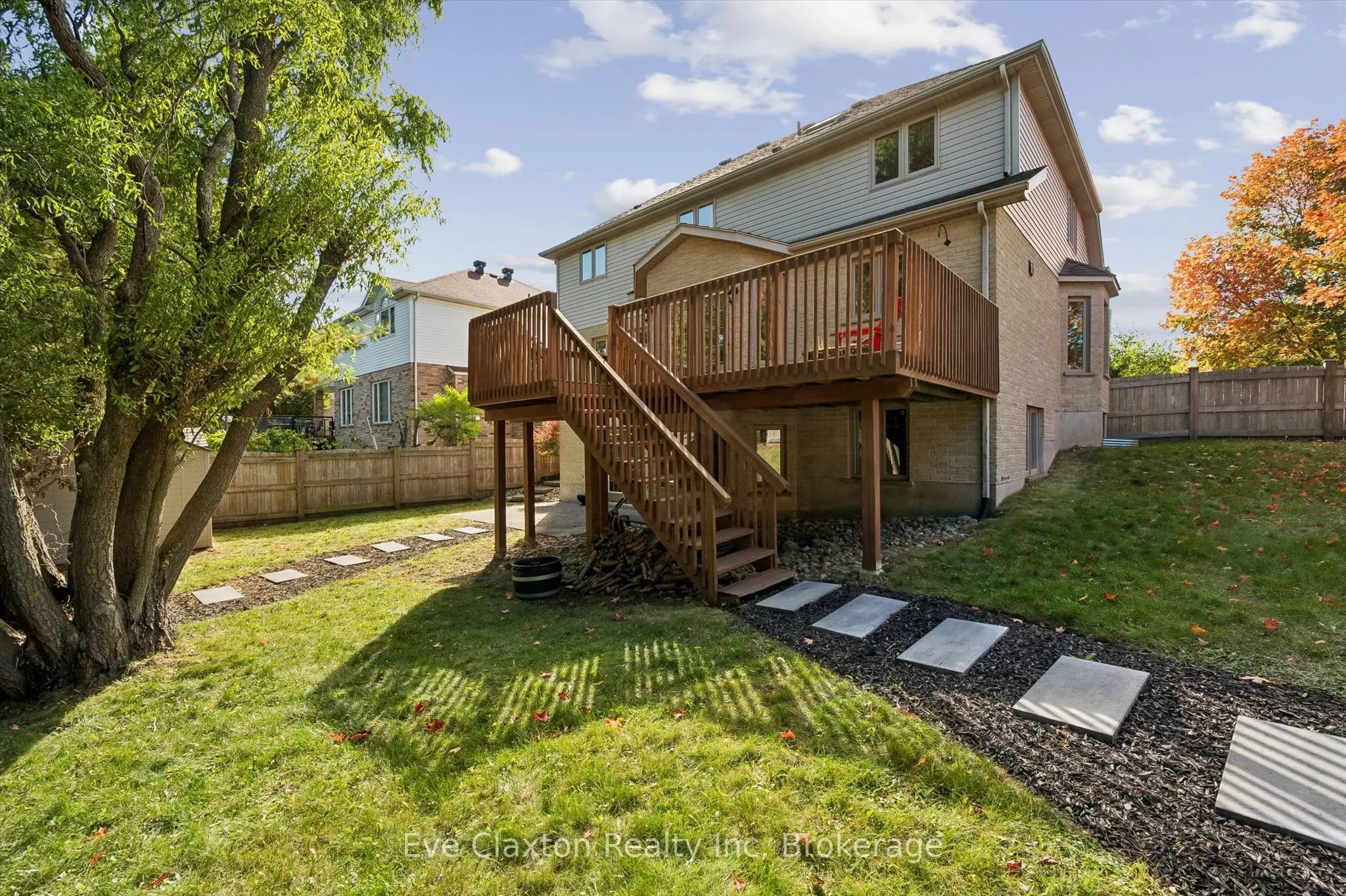 25 AMALIA Crescent