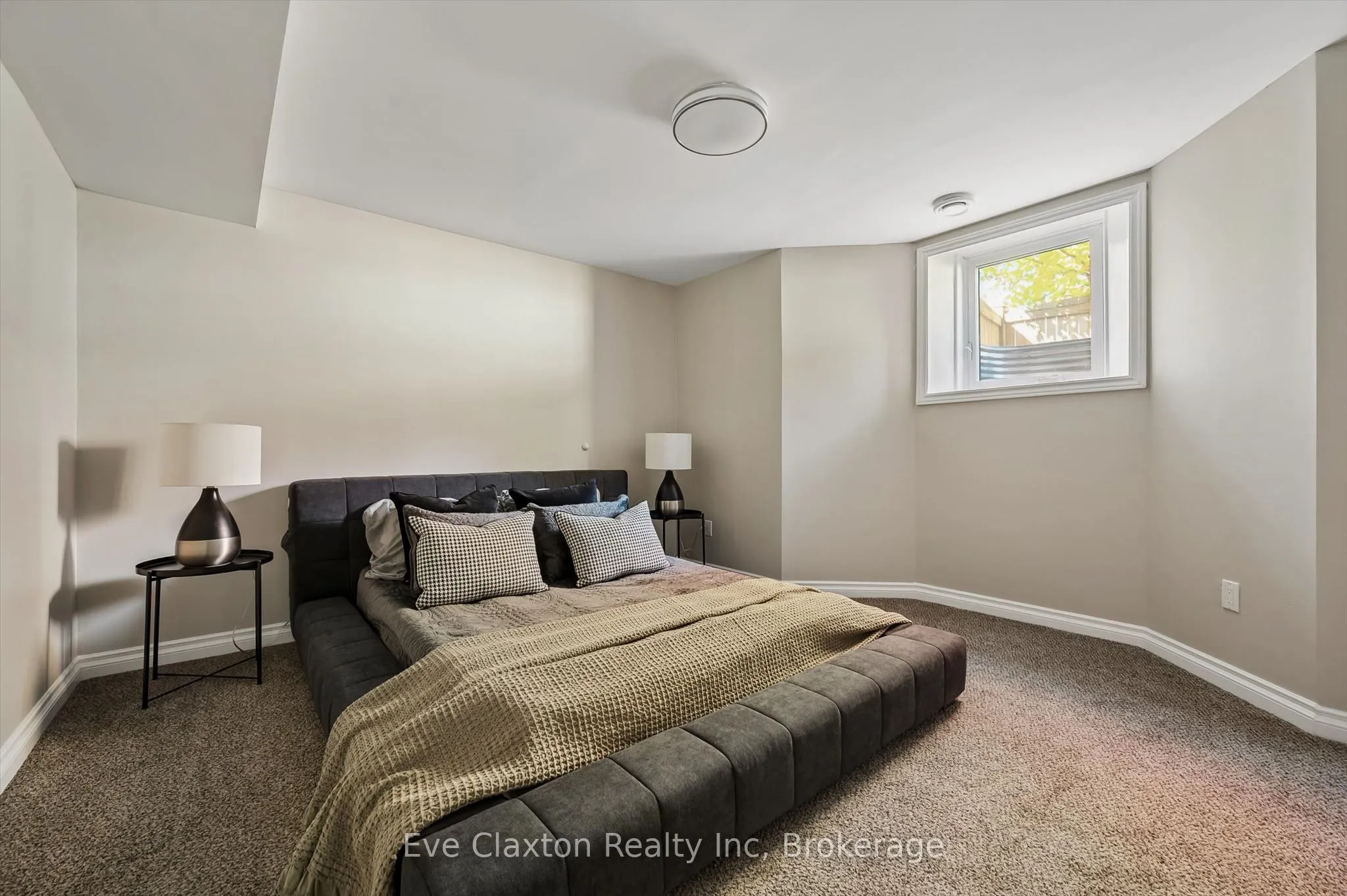 25 AMALIA Crescent