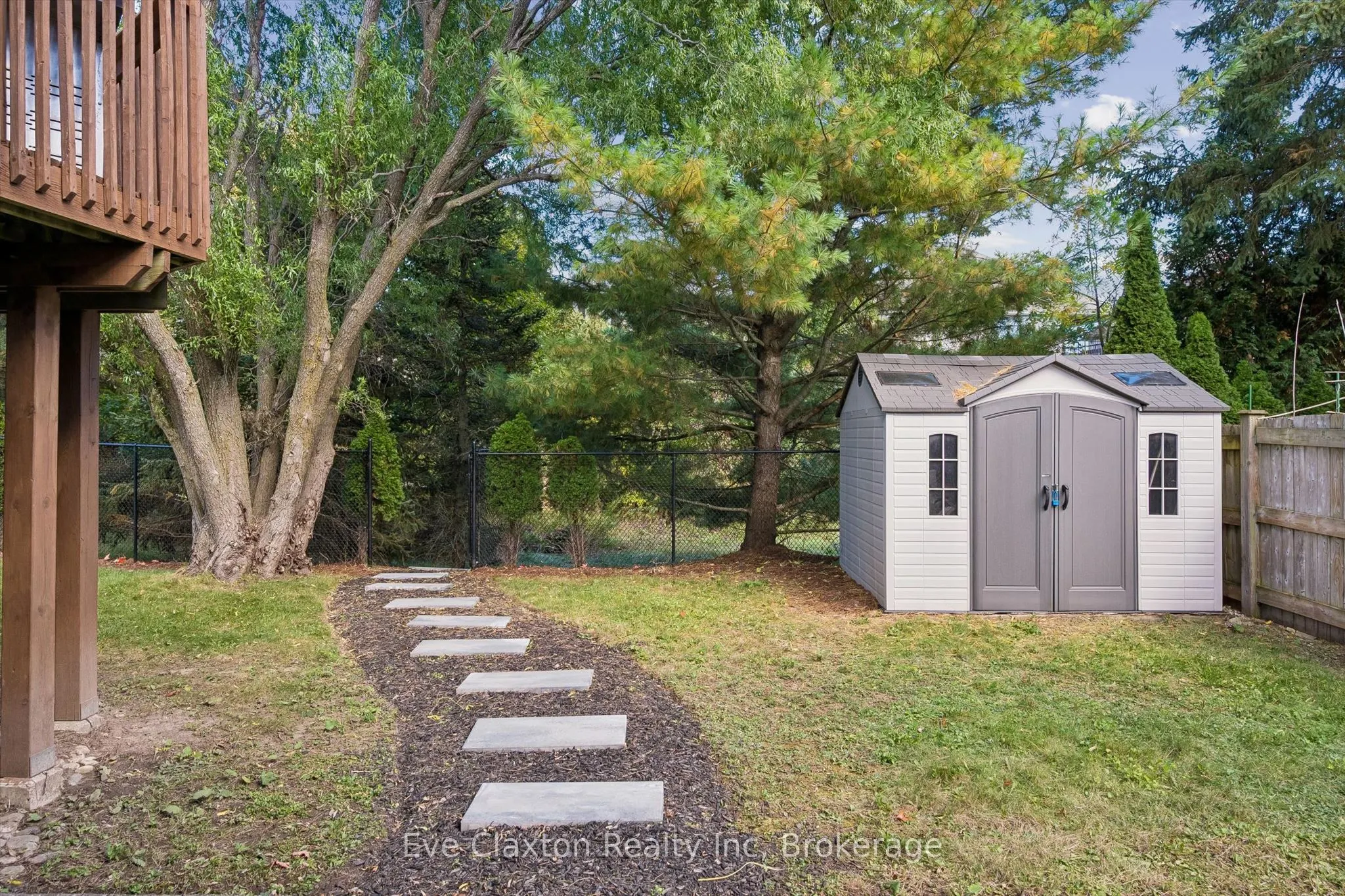 25 AMALIA Crescent
