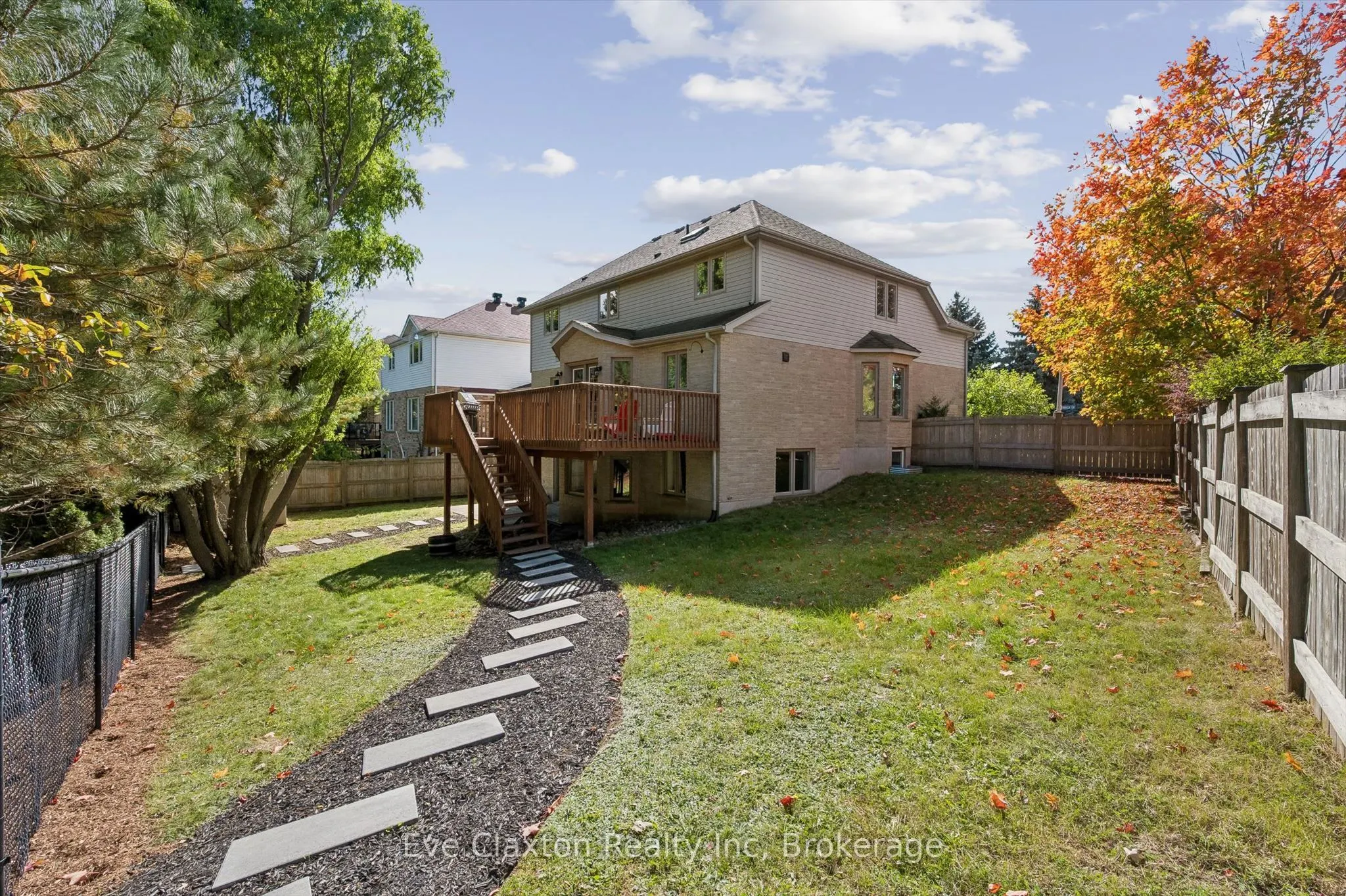 25 AMALIA Crescent