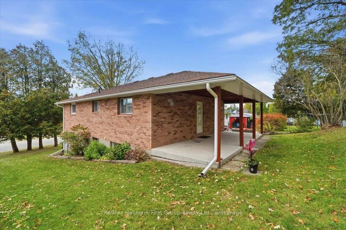 192 St. Lawrence Street W