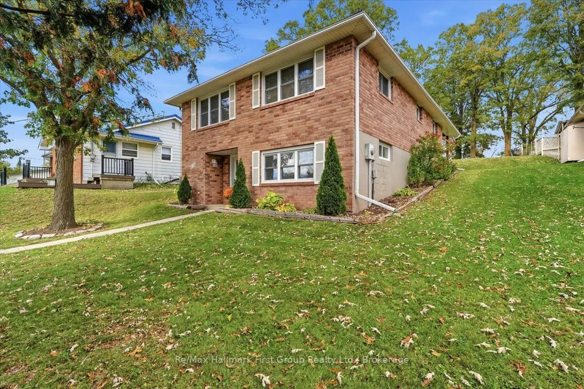 192 St. Lawrence Street W