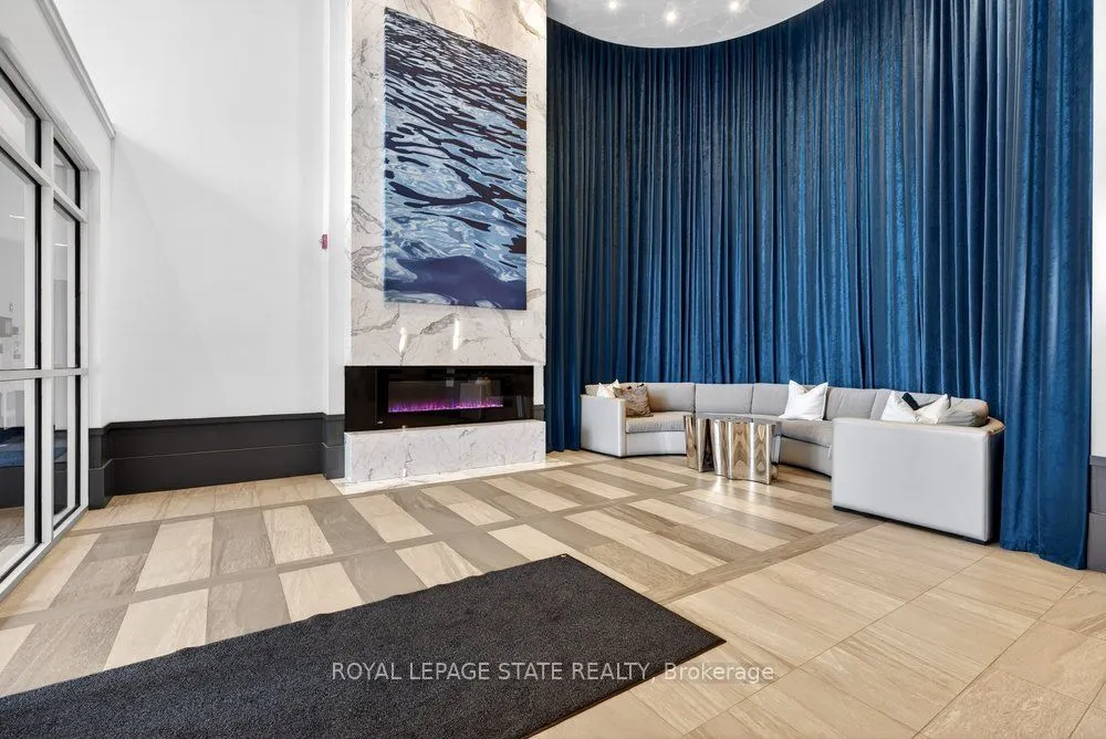 10 Concord Place #209