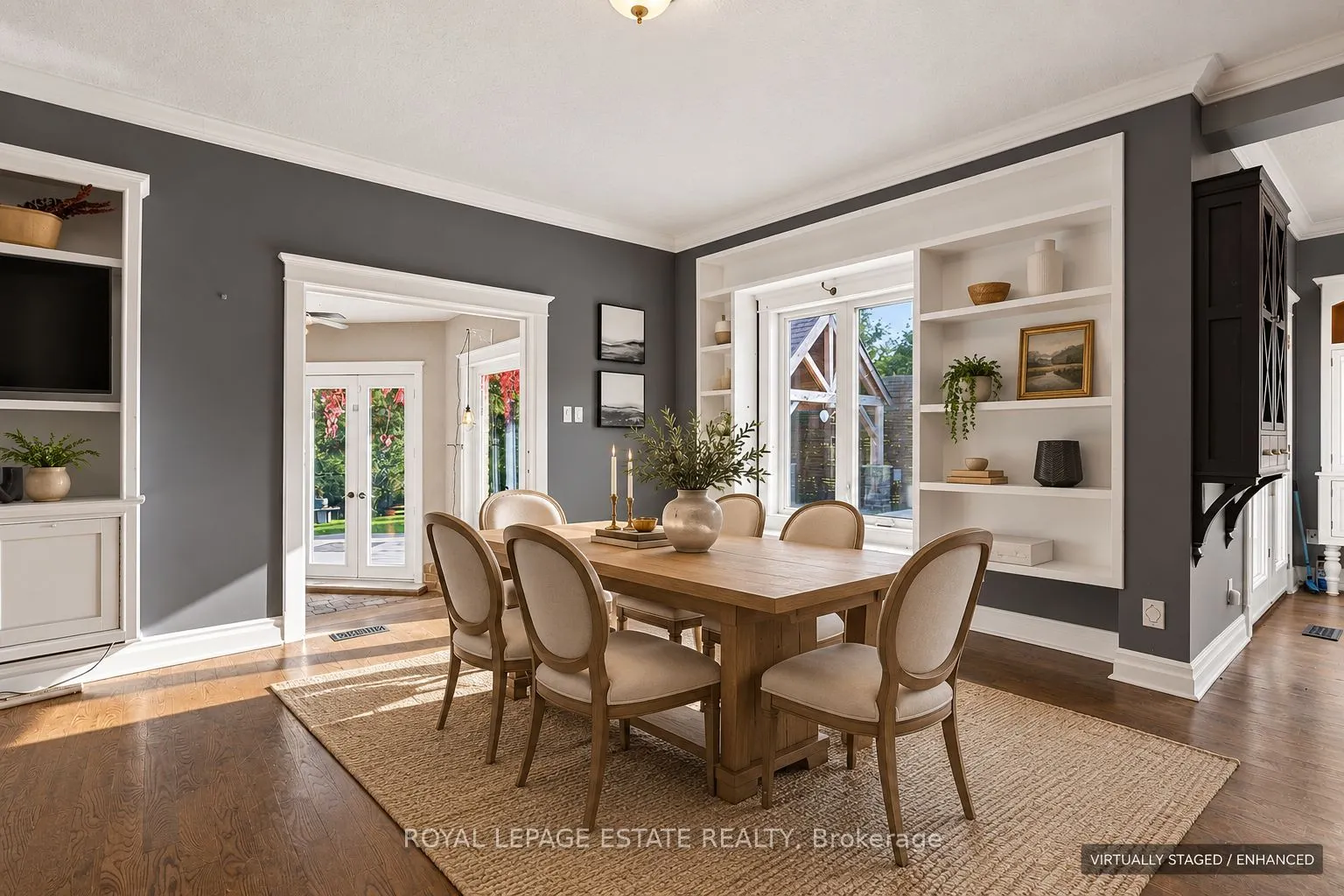 555086 Mono Amaranth Townline
