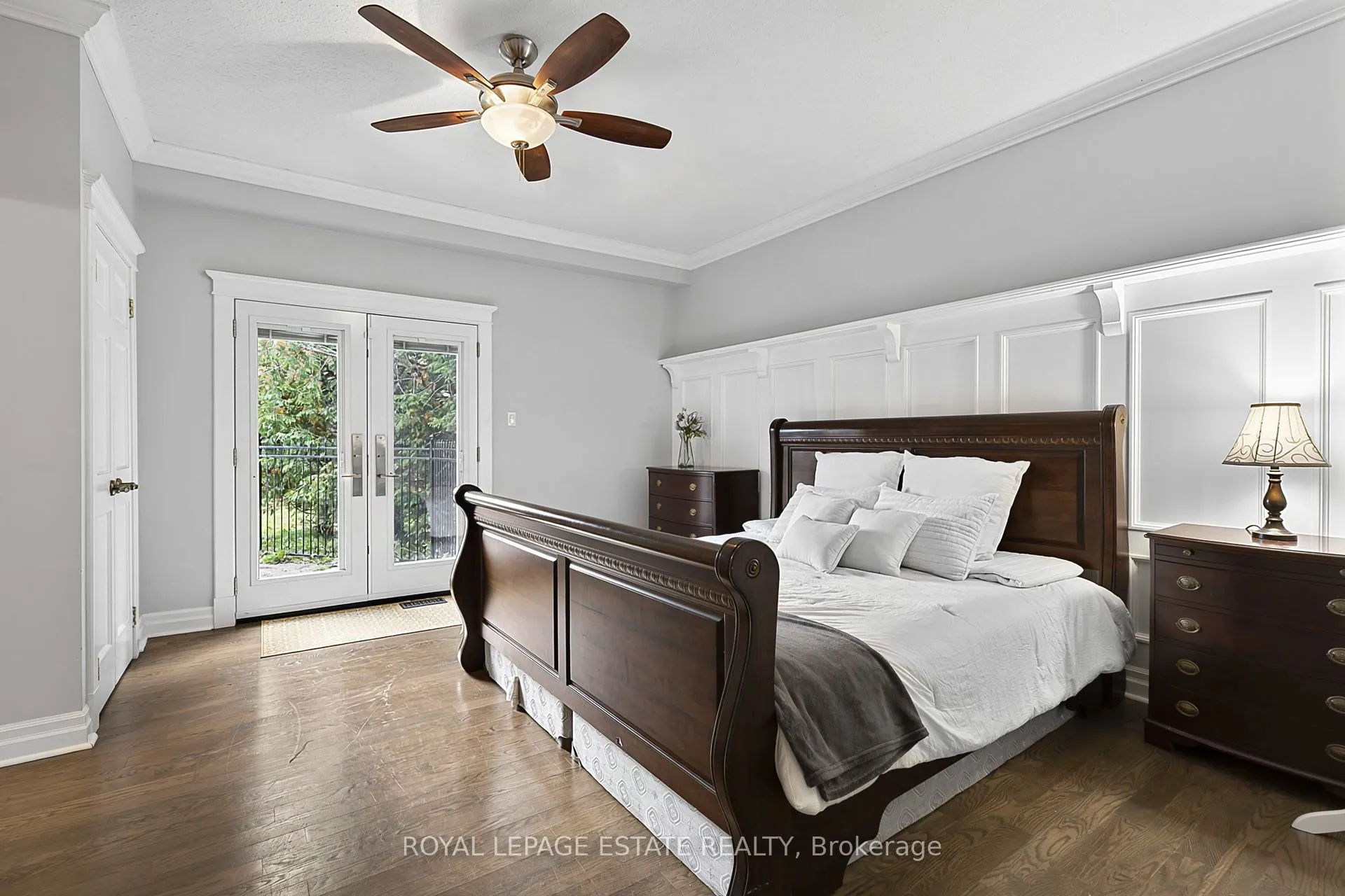 555086 Mono Amaranth Townline