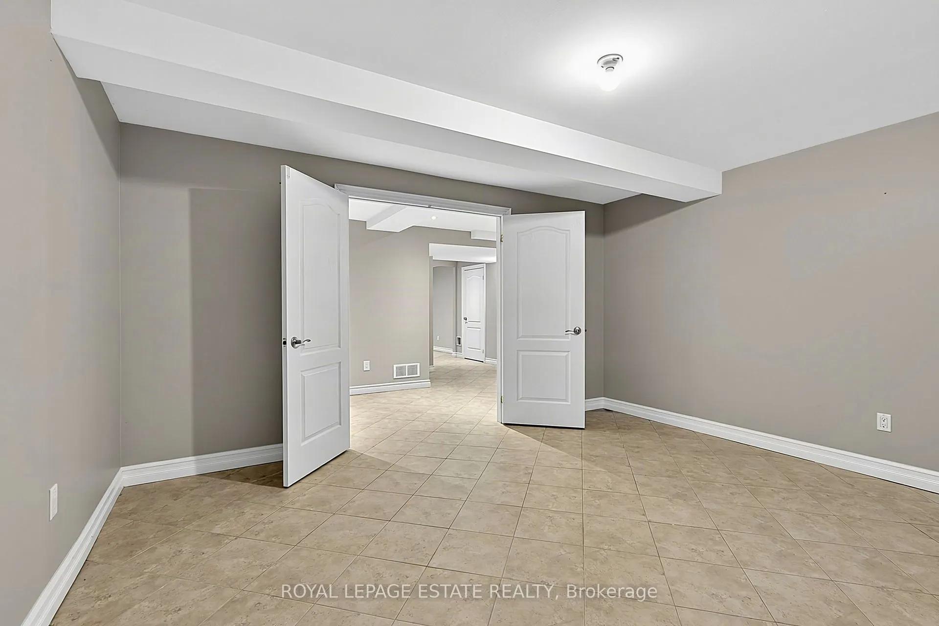555086 Mono Amaranth Townline