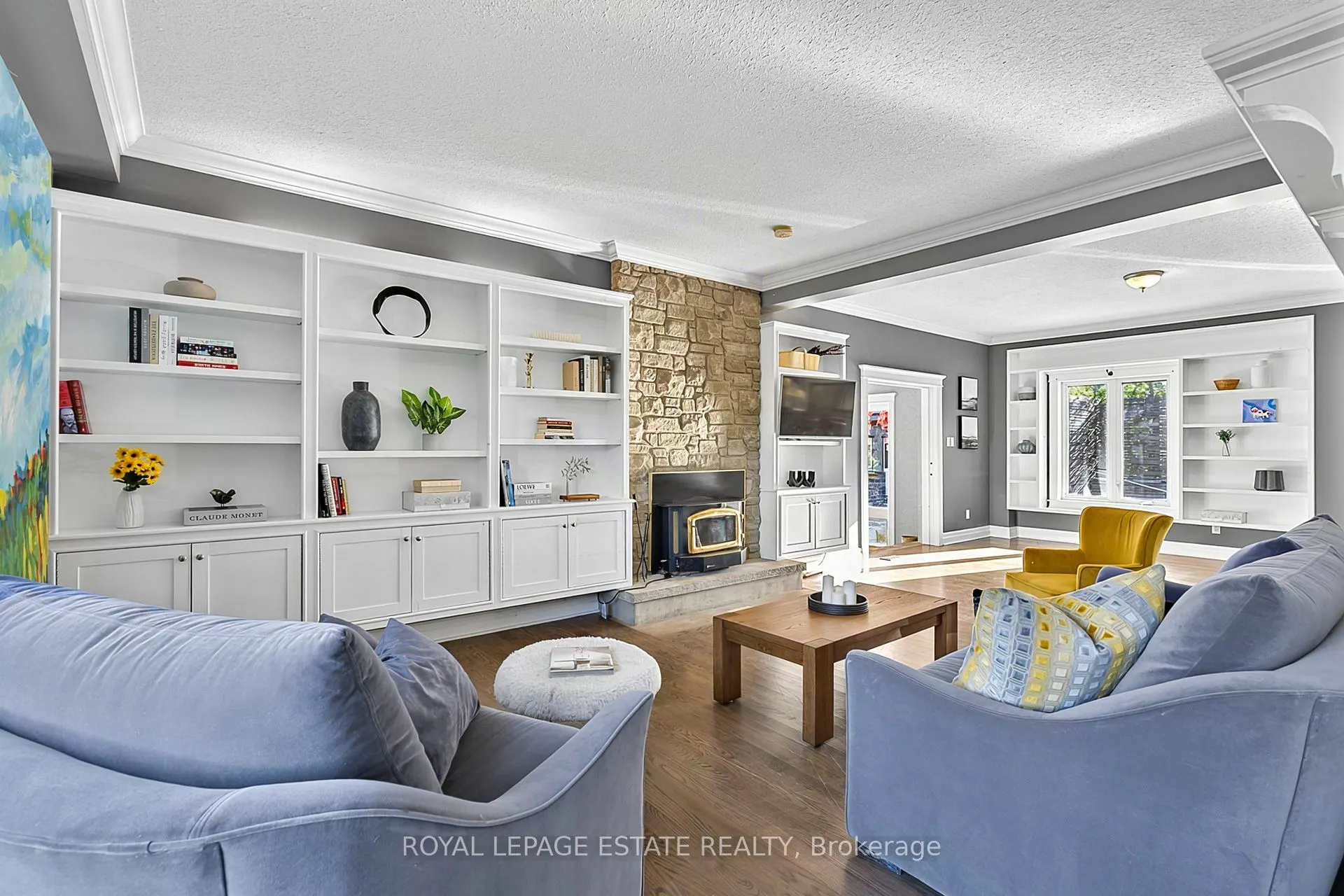 555086 Mono Amaranth Townline